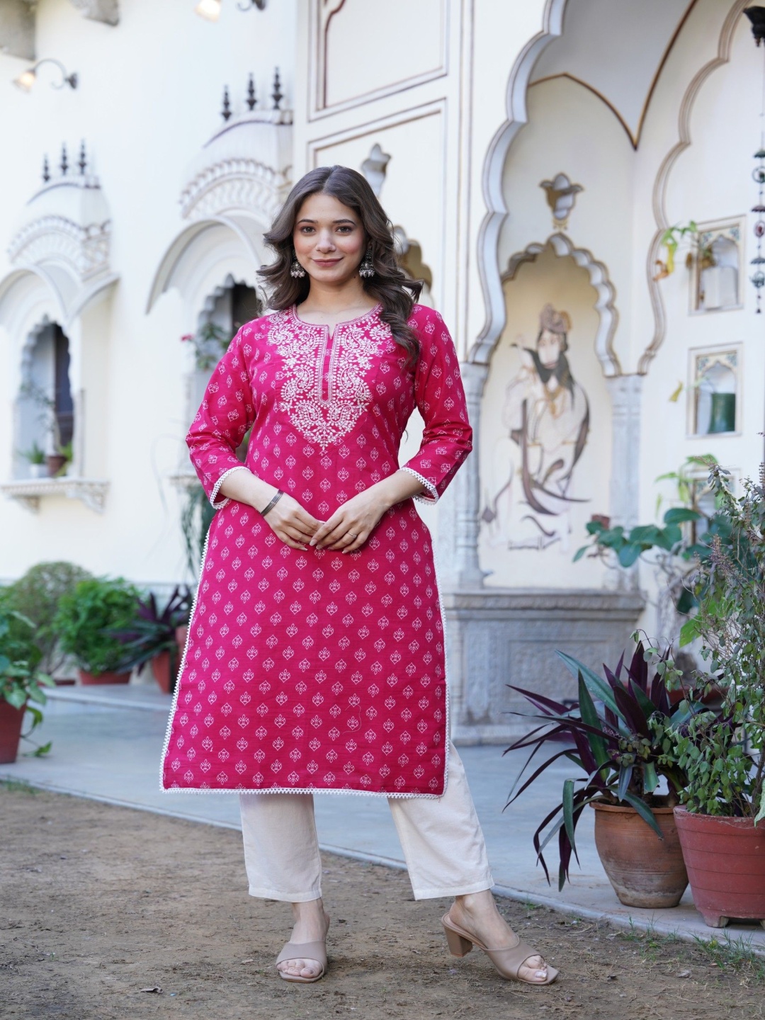 

PHYSIL Floral Printed Round Neck Thread Work Pure Cotton Straight Kurta, Pink