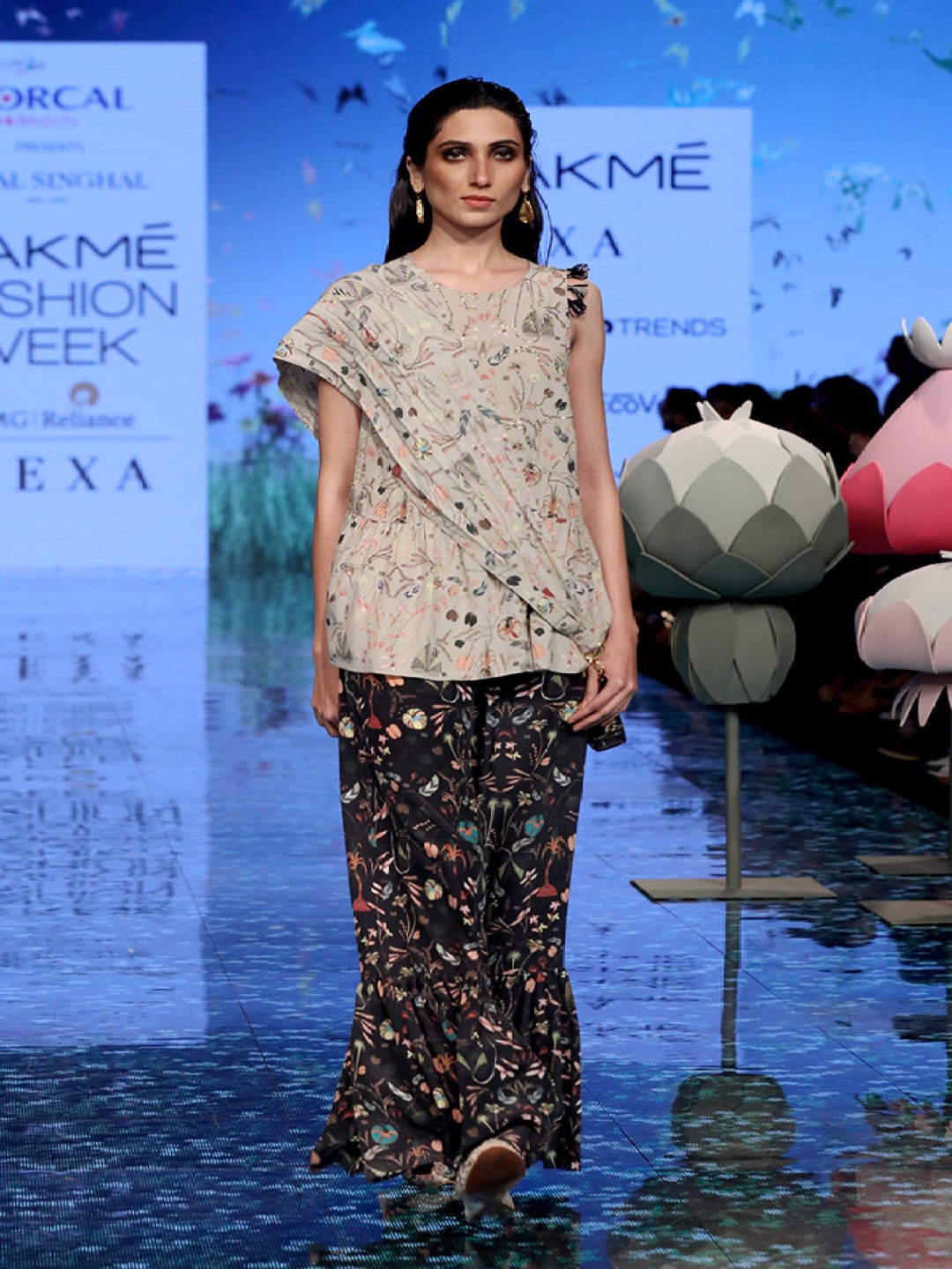 

Payal Singhal Floral Printed Regular Kurta With Sharara, Black