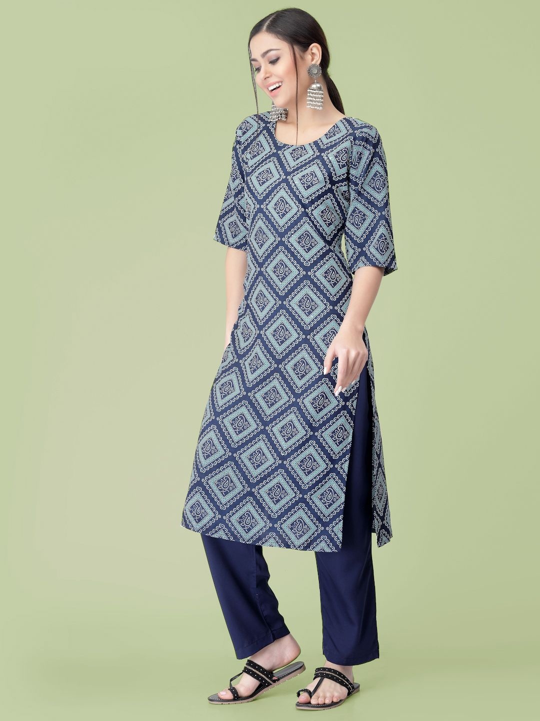 

7Threads Ethnic Motifs Printed Round Neck Straight Kurta with Trousers, Blue