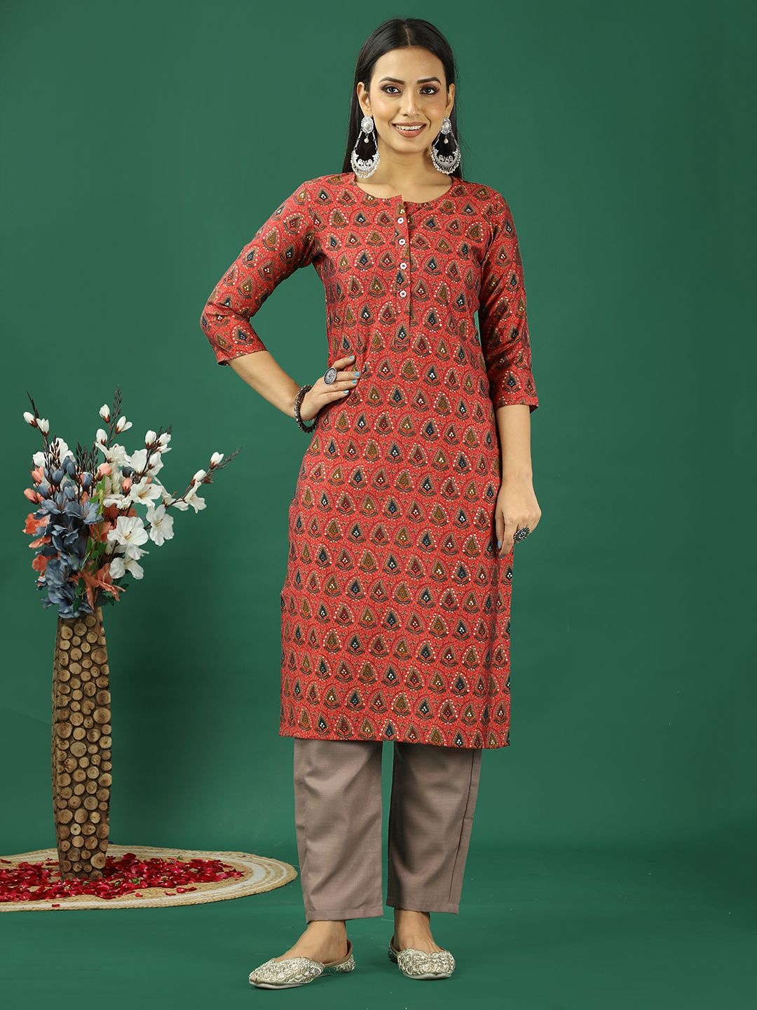 

Ethnovog Ethnic Motifs Sequinned Chanderi Straight Kurta With Trouser, Brown