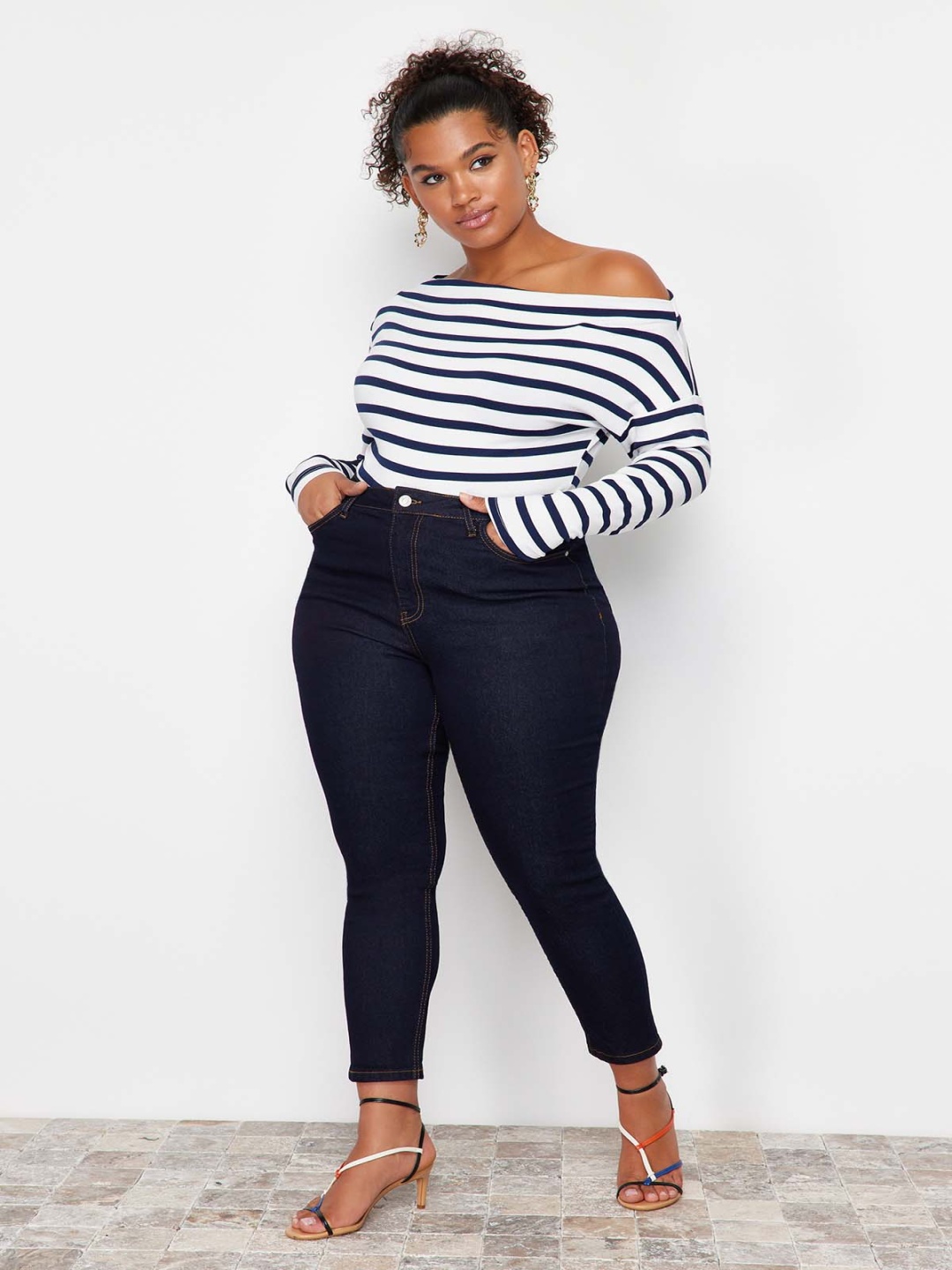 

Trendyol Striped Off-Shoulder Bardot Crop Top, Na