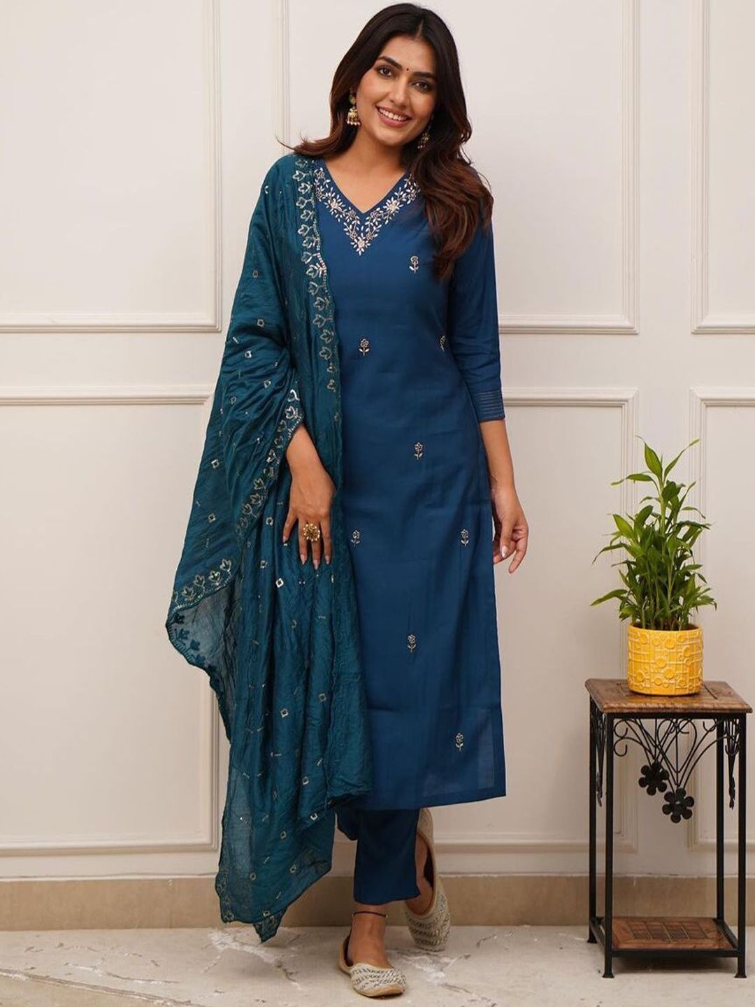 

REALLTREND Floral Embroidered V-Neck Straight Kurta With Trousers & Dupatta, Blue