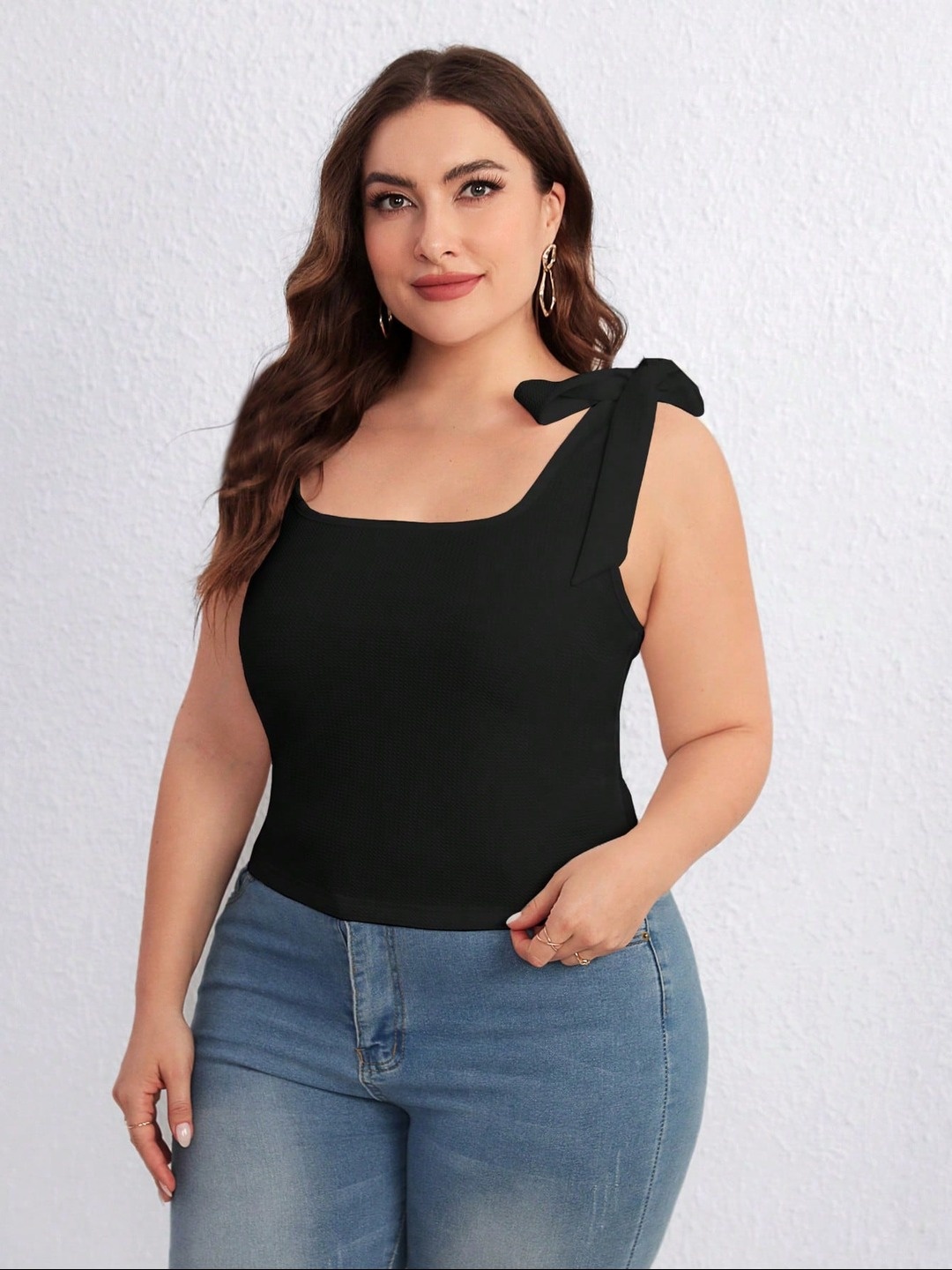 

CURVE BY KOTTY Women Solid Scoop Neck Crop Top, Black