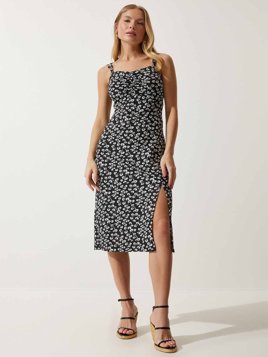 

Happiness istanbul Floral Printed Sleeveless Sheath Dress, Black