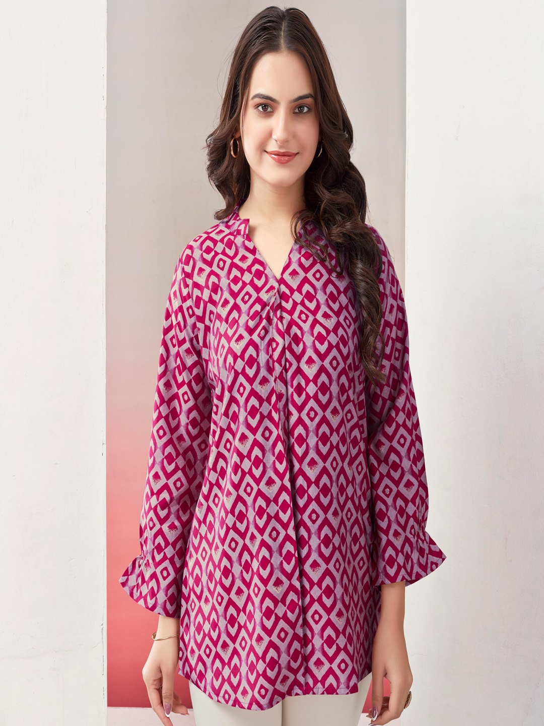 

Peachmode Geometric Print Top, Pink