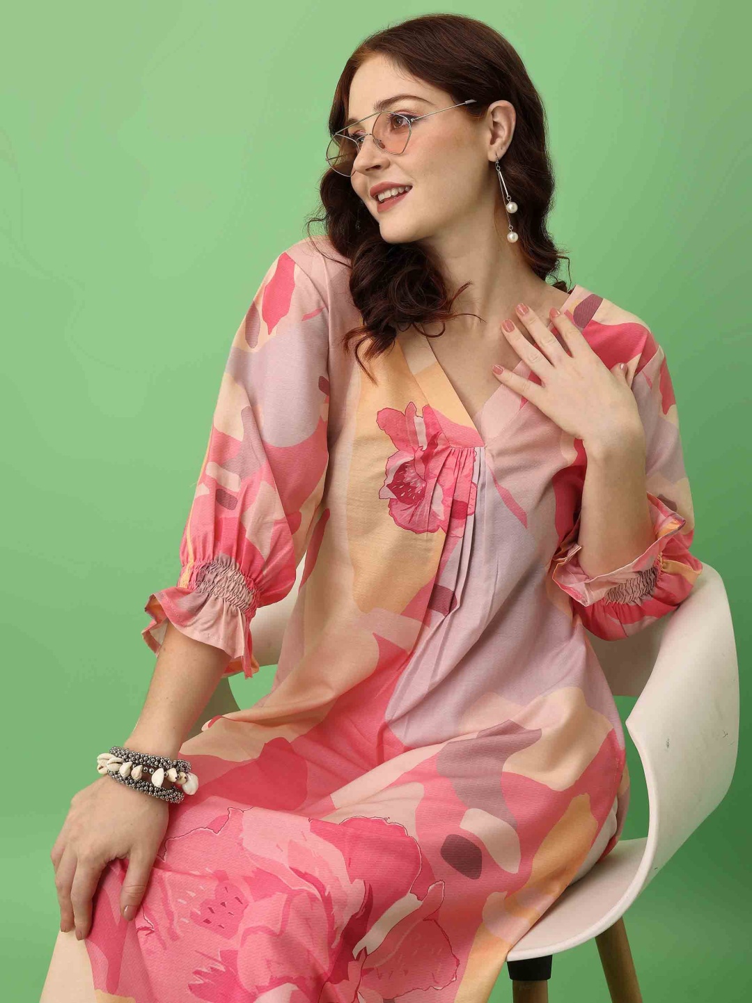 

Amarasha Floral Printed Straight Kurta, Red