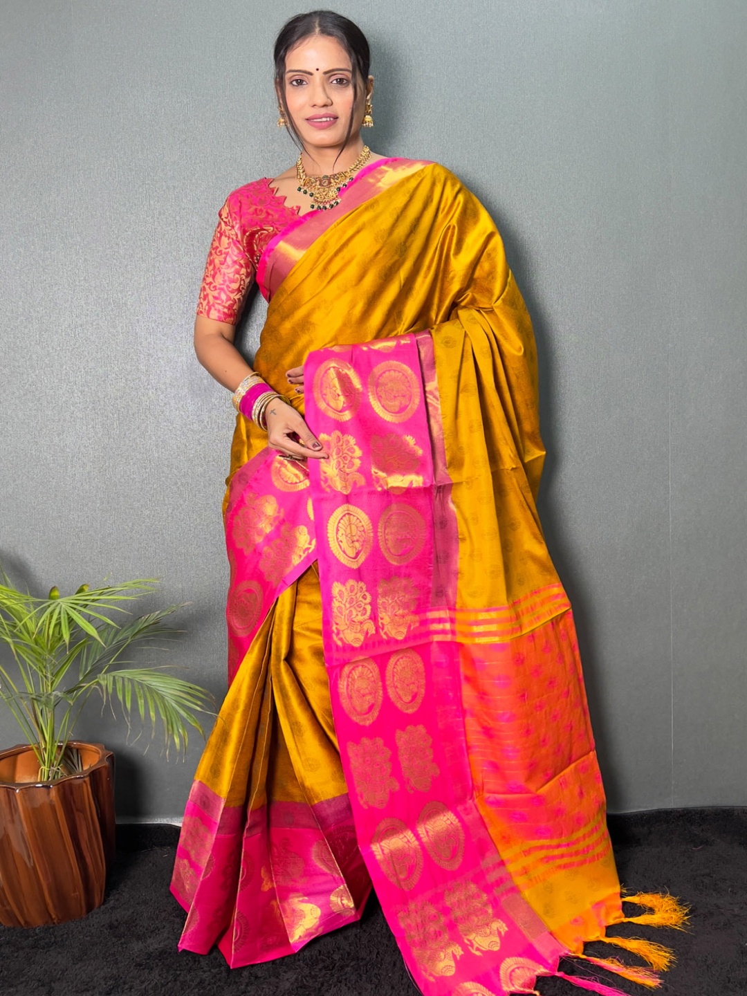 

KALINI Woven Design Zari Banarasi Ready to Wear Banarasi Saree, Gold