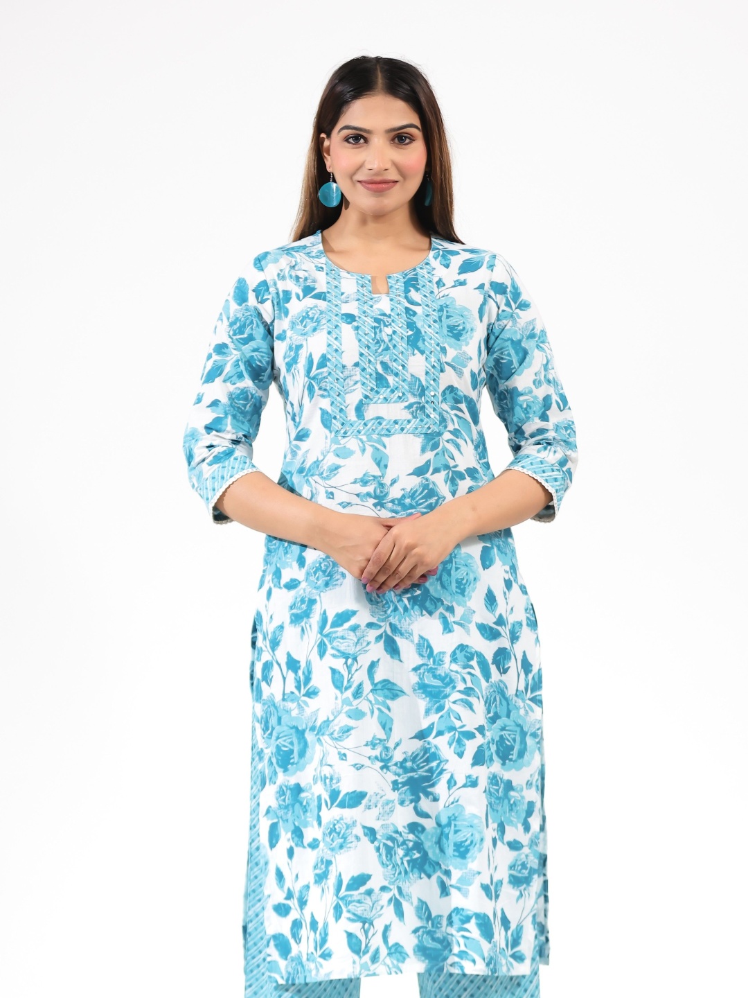 

Aramya Floral Printed Notch Neck Sequinned Pure Cotton Straight Kurta, Blue