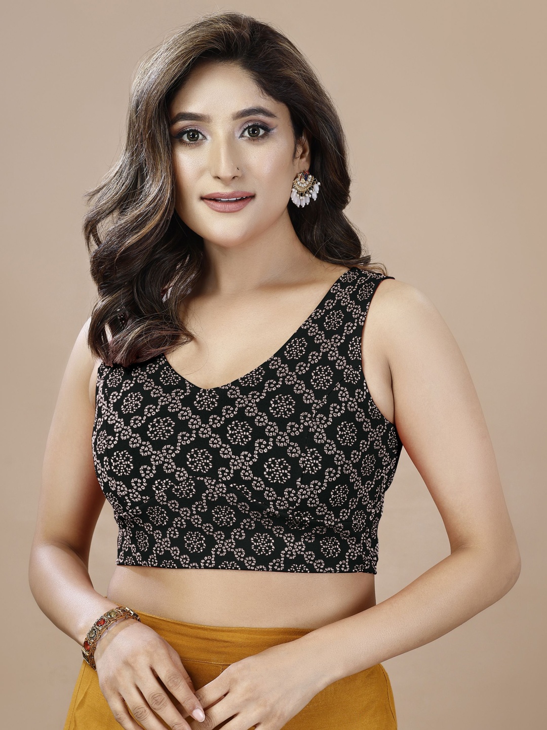 

Oomph! Non Padded V Neck Printed Sleeveless Slip-On Saree Blouse, Black