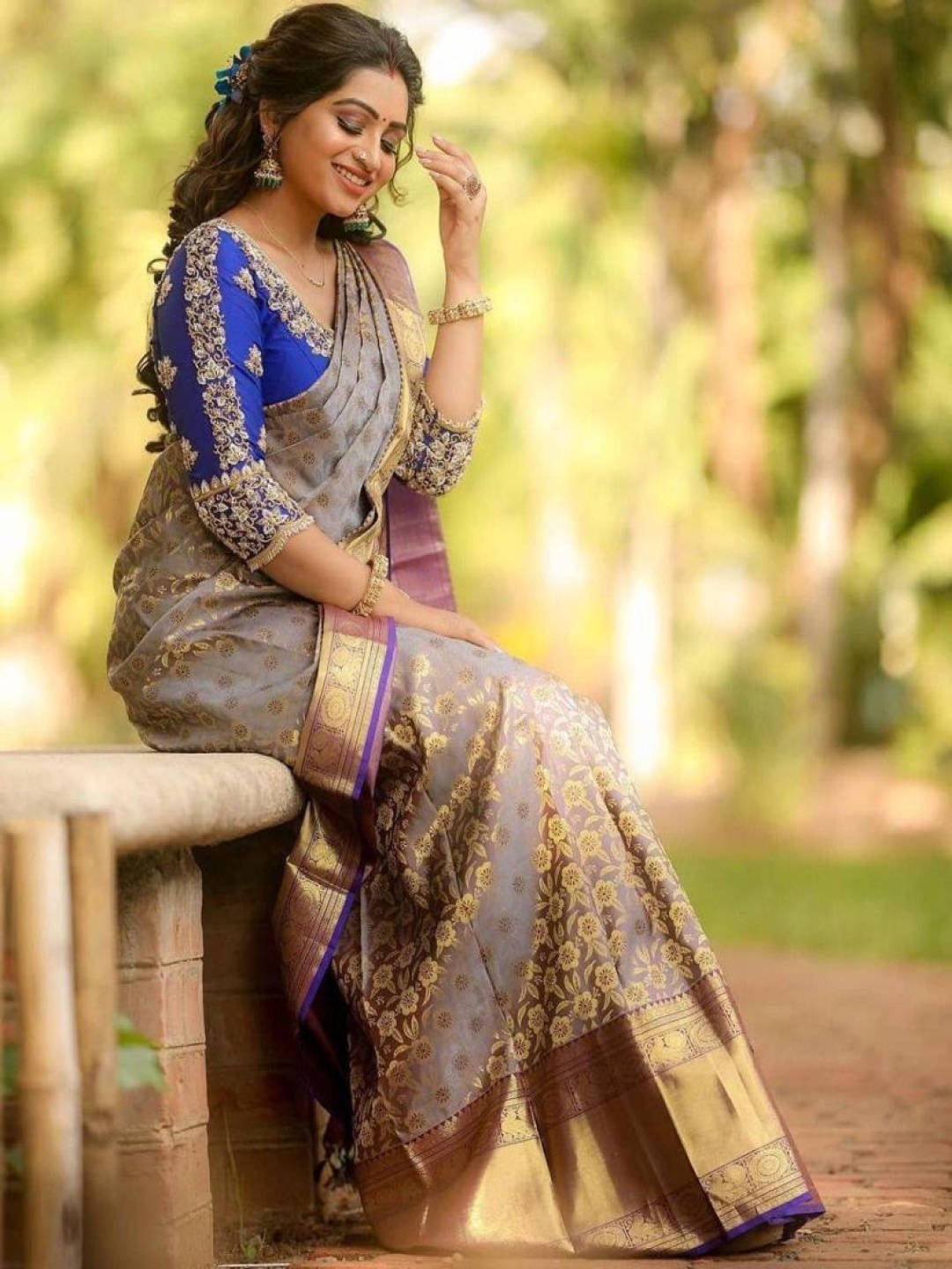 

ZIBLON Woven Design Zari Pure Silk Kanjeevaram Saree, Grey