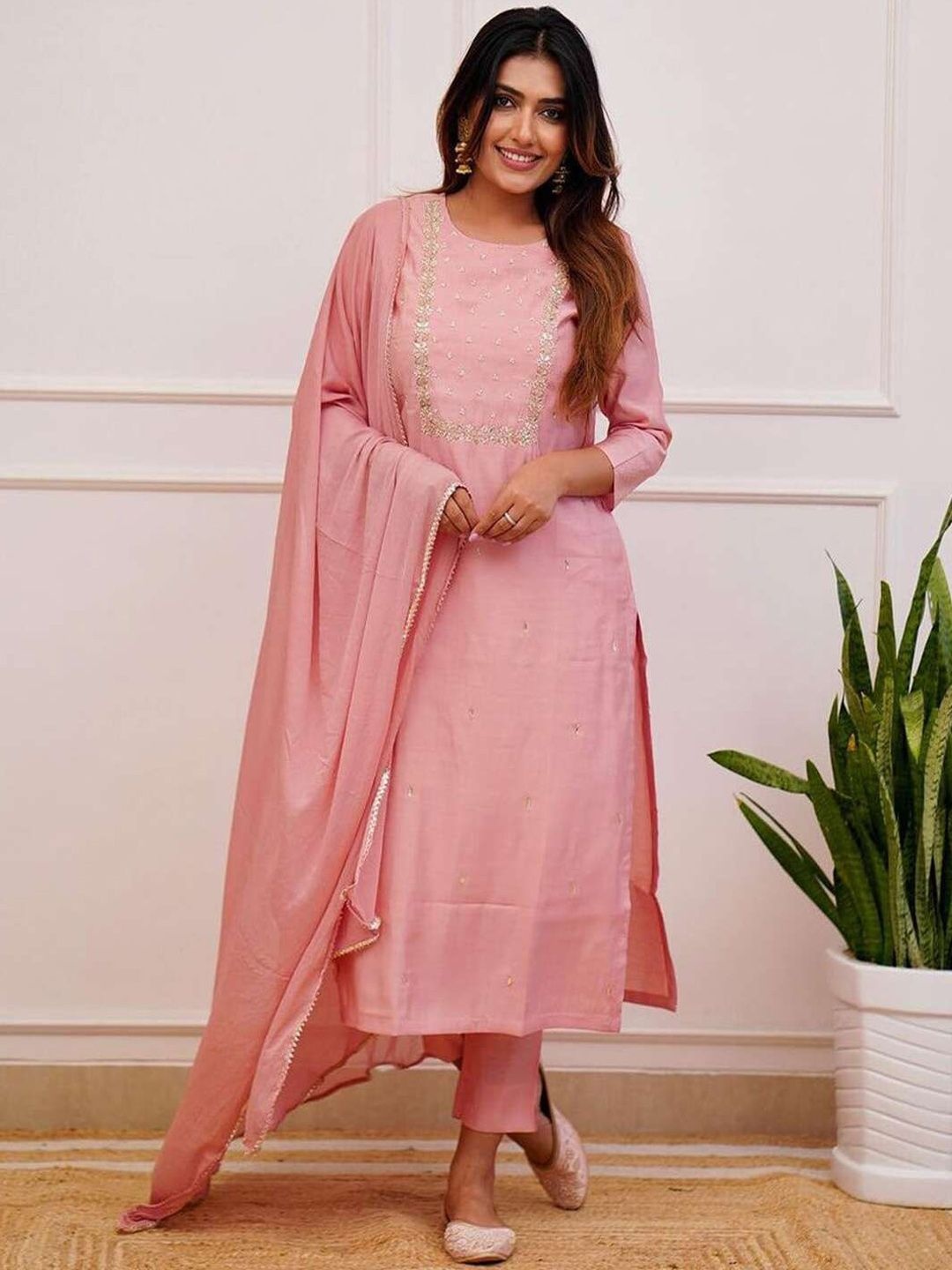 

REALLTREND Floral Zari Embroidered Round Neck Straight Kurta With Trouser And Dupatta, Pink