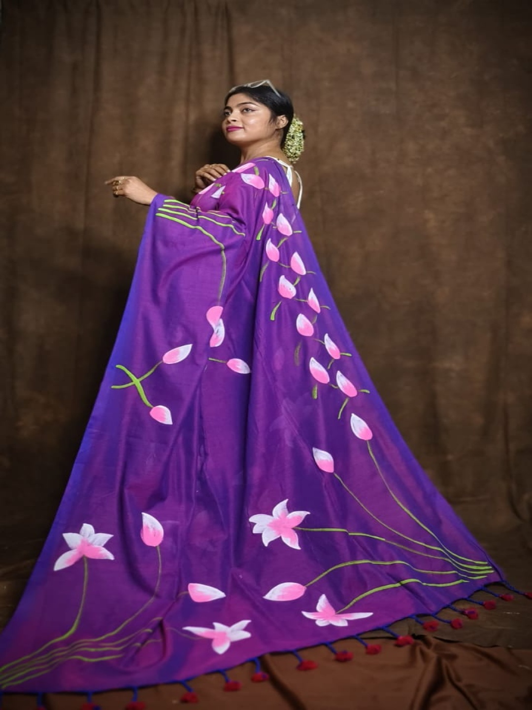 

Ruuprekha Floral Pure Cotton Khadi Saree, Purple
