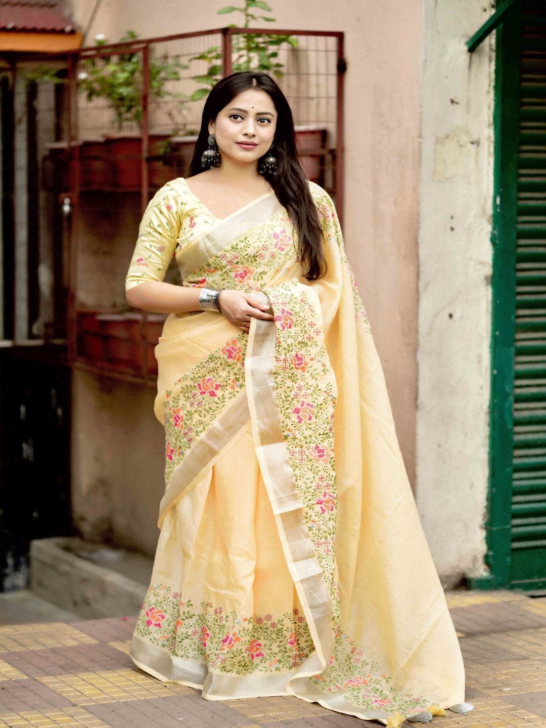 

STAVA CREATION Floral Embroidered Saree, Yellow