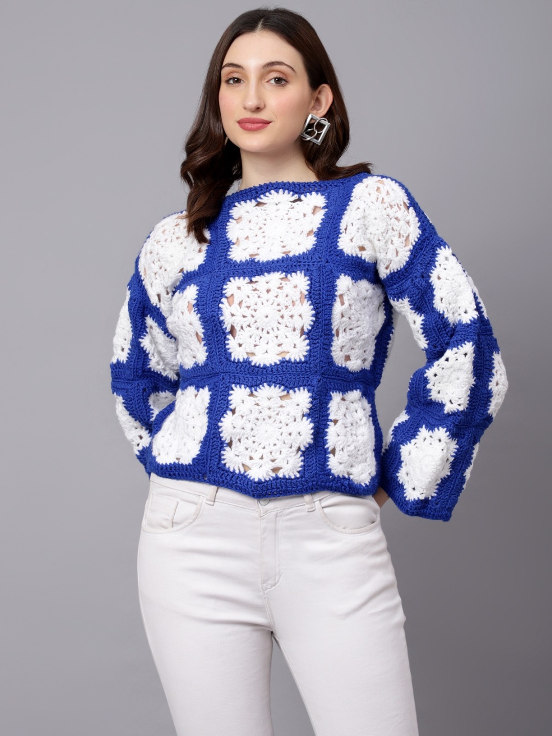 

Velvery Women Quirky Pullover with Applique Detail, Blue
