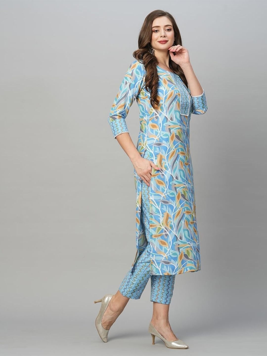 

AK FASHION MALL Floral Printed Round Neck Straight Kurta with Trouser, Blue