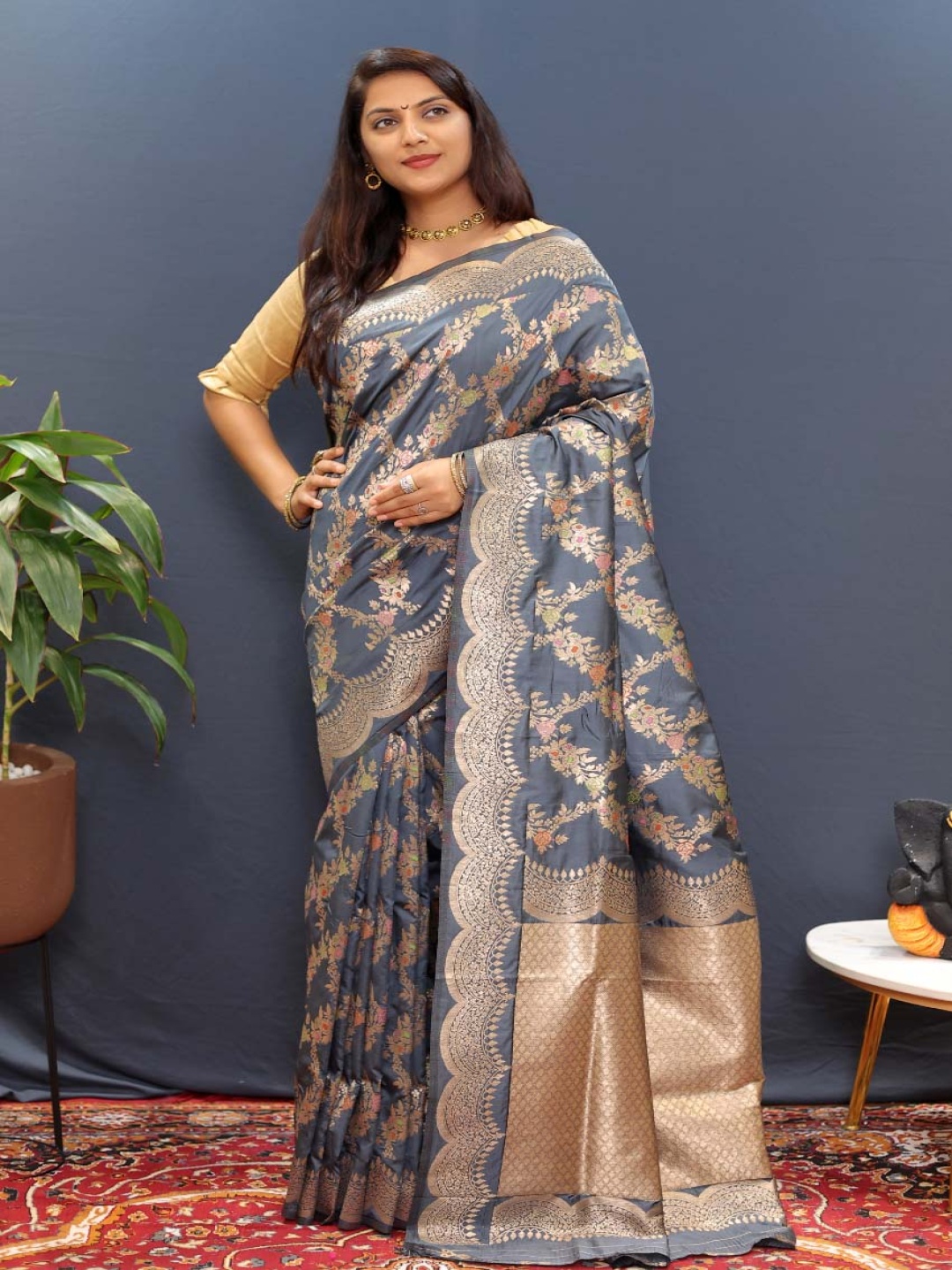 

Royal Rajgharana Saree Woven Design Zari Pure Silk Banarasi Sarees, Grey