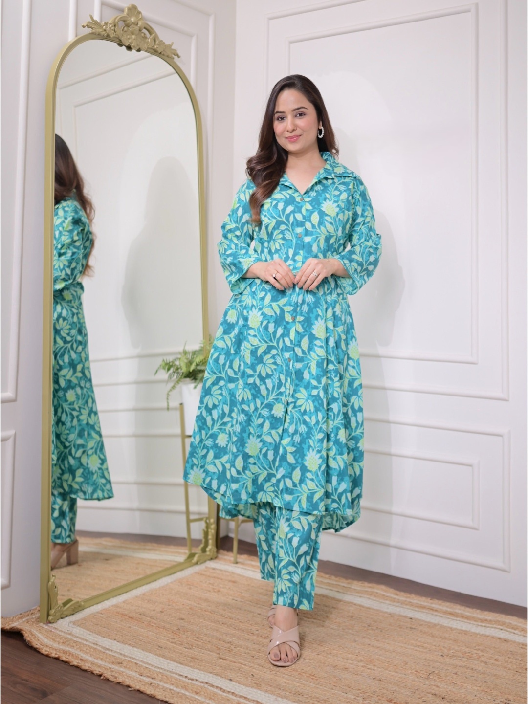 

SIJOPA Floral Printed Shirt Collar A Line Kurta with Trousers, Teal