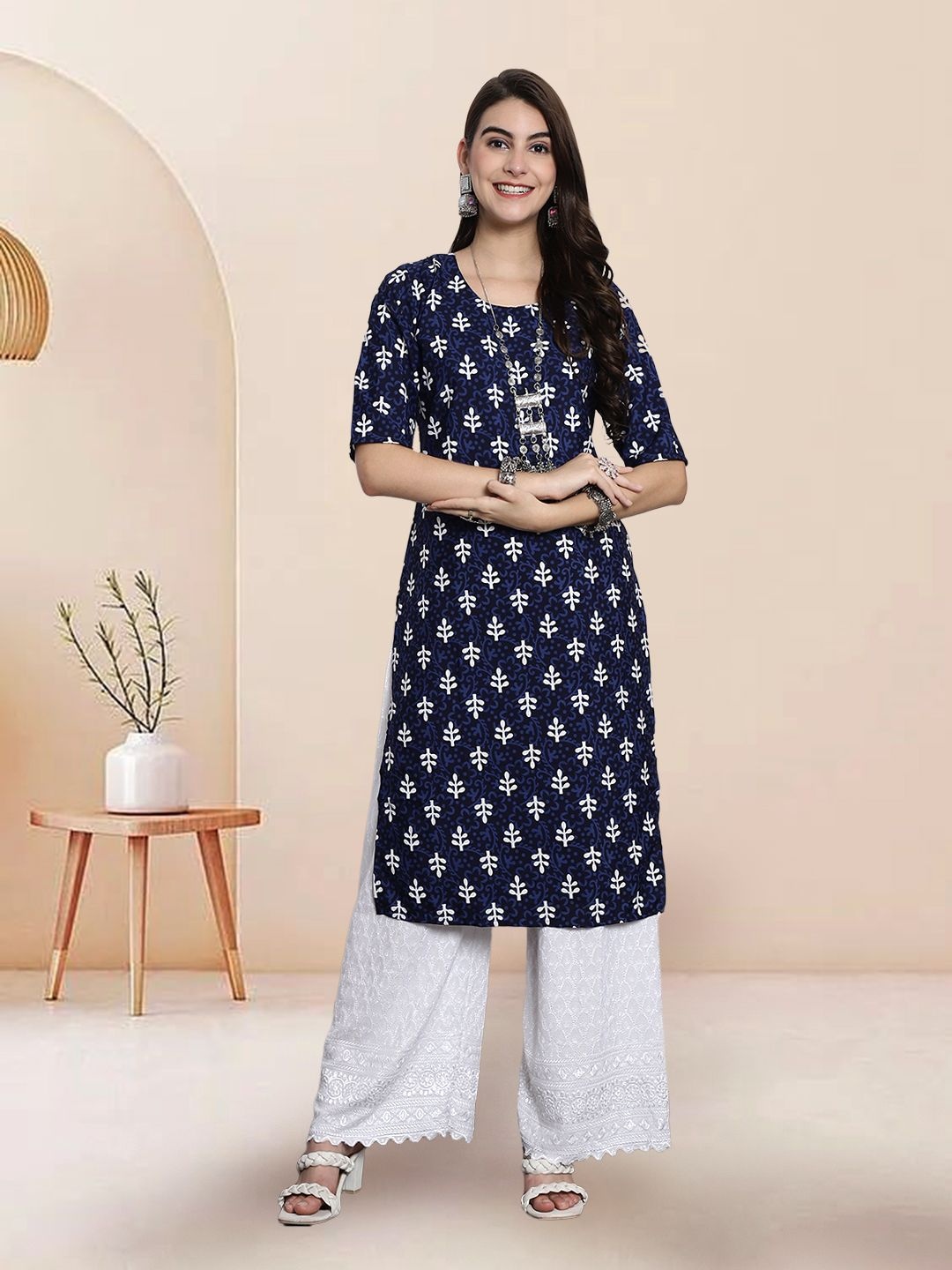 

7Threads Women Ethnic Motifs Printed Floral Crepe Kurta, Navy blue