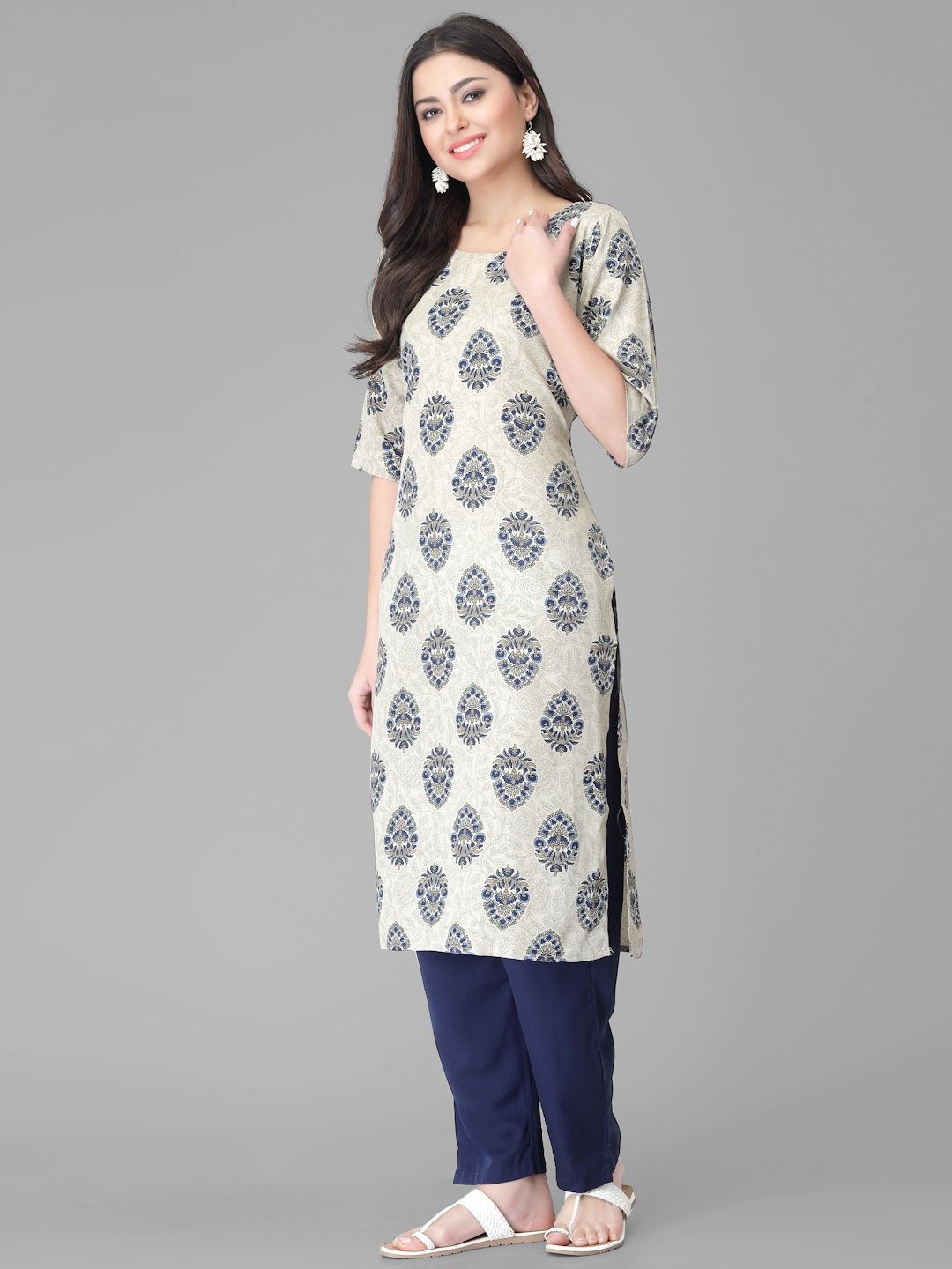 

7Threads Floral Printed Round Neck Straight Kurta With Trousers, Navy blue