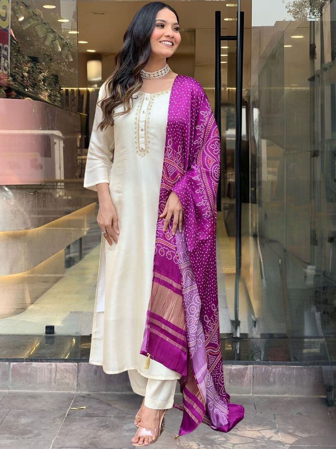 

REALLTREND Women Ethnic Motifs Embroidered Regular Sequinned Kurta with Trousers & With Dupatta, Cream