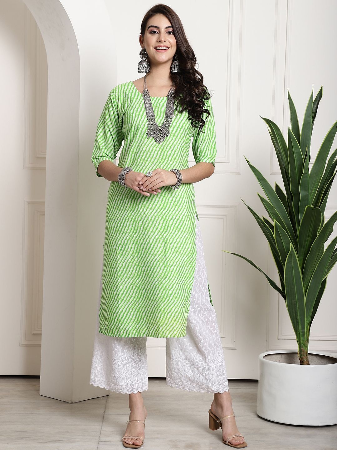 

7Threads Selection Of 6 Ethnic Motifs Printed Straight Crepe Kurta, Green