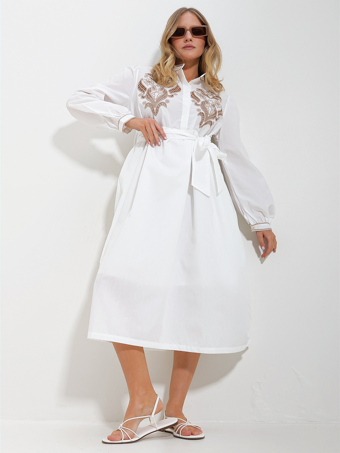 

Trend Alacati stili Shirt Collar Puff Sleeve Fit & Flare Midi Dress, White