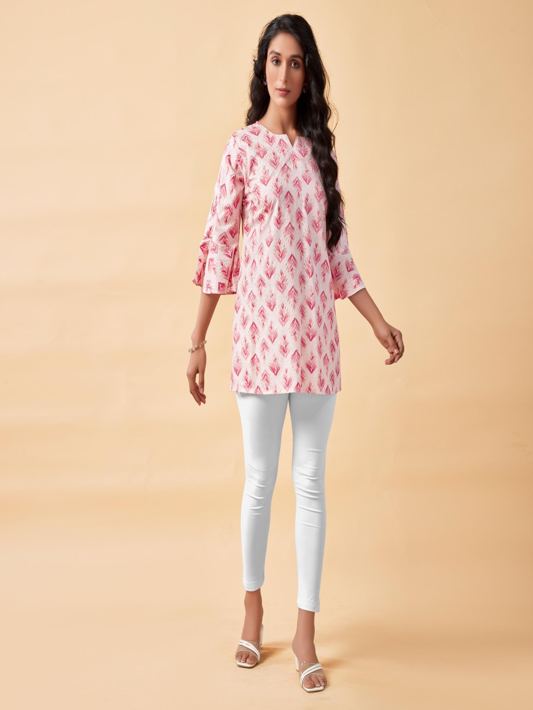 

Peachmode Floral Print Top, White