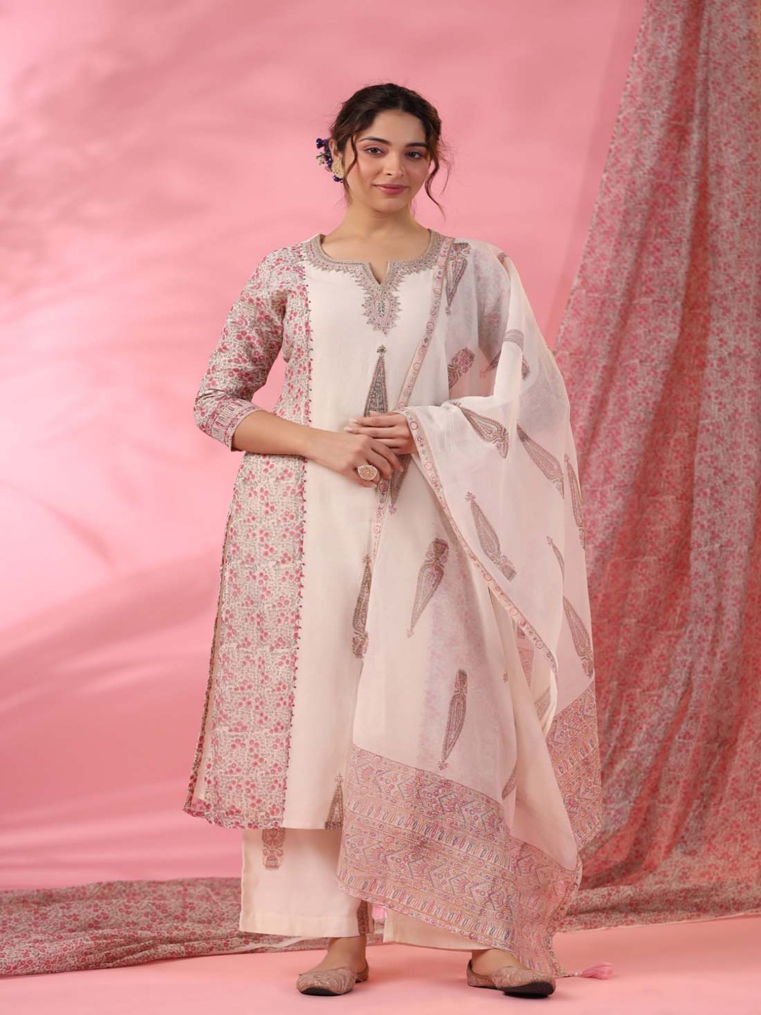 

AMOREE Floral Printed Notch Neck Pure Silk Kurta with Palazzos & With Dupatta, Off white