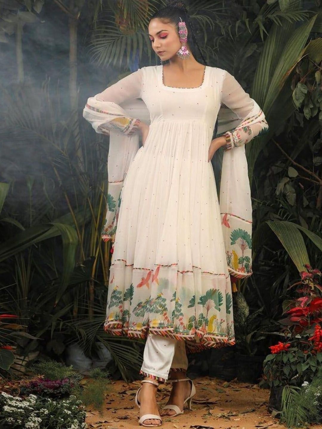 

REALLTREND Women Floral Embroidered Regular Kurta with Trousers & With Dupatta, Cream