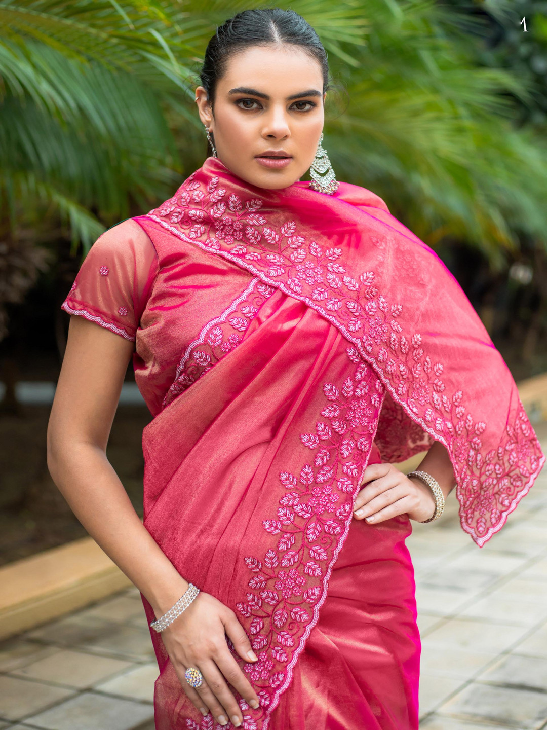 

KIMISHA Solid Embroidered Saree, Pink