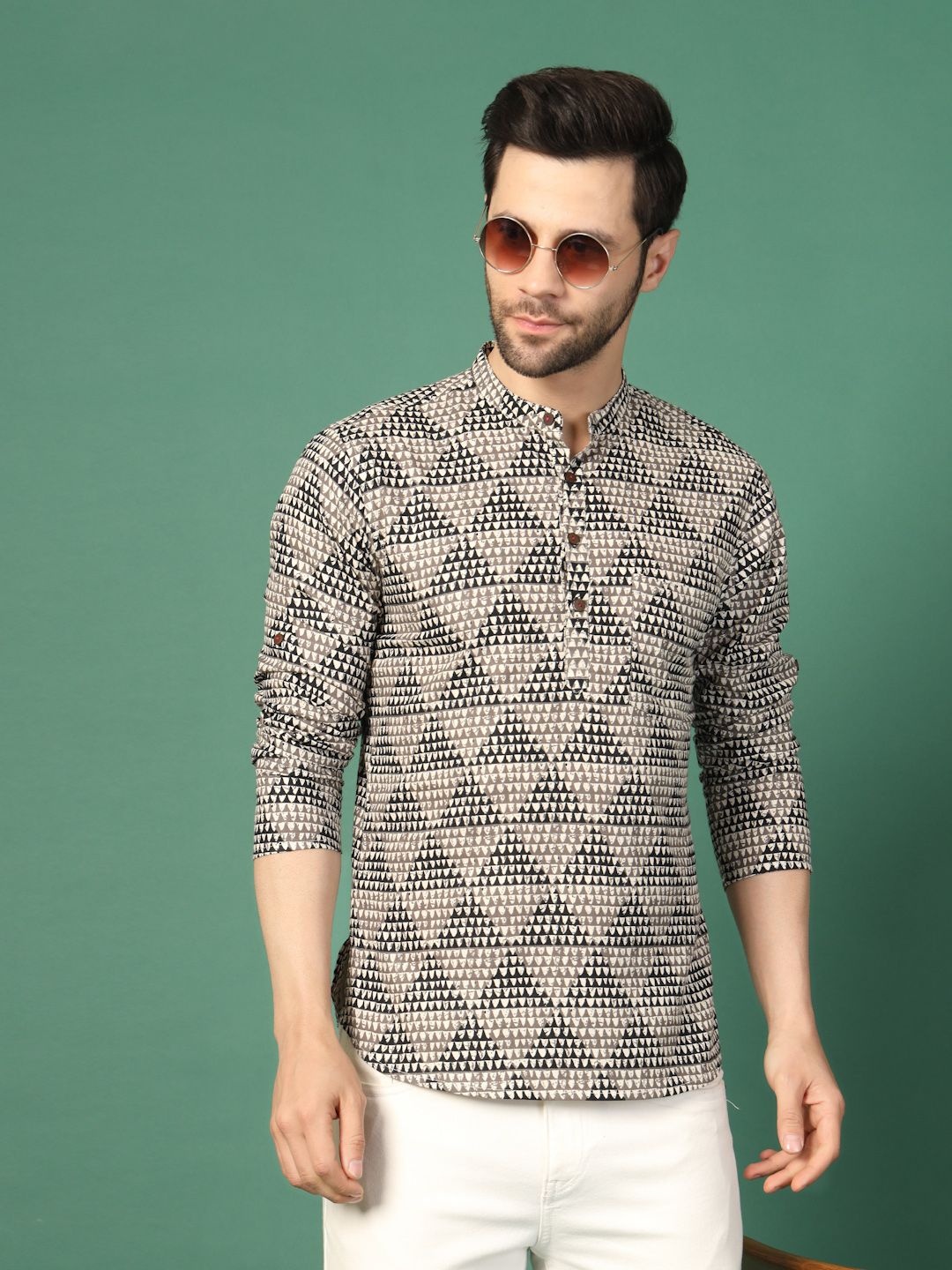 

Sangria Grey Geometric Printed Band Collar Regular Pure Cotton Straight Kurta
