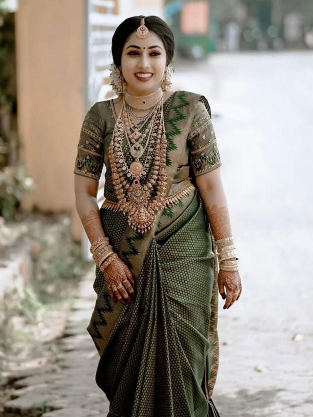 

KALINI Woven Design Zari Pure Silk Banarasi Saree, Green
