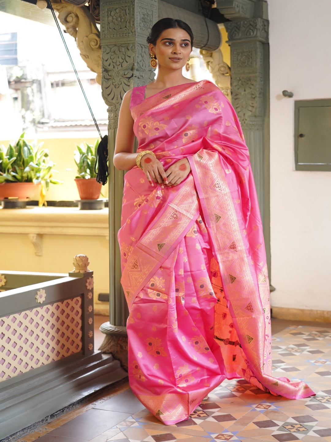 

Subham Woven Design Zari Silk Blend Kanjeevaram Saree, Coral