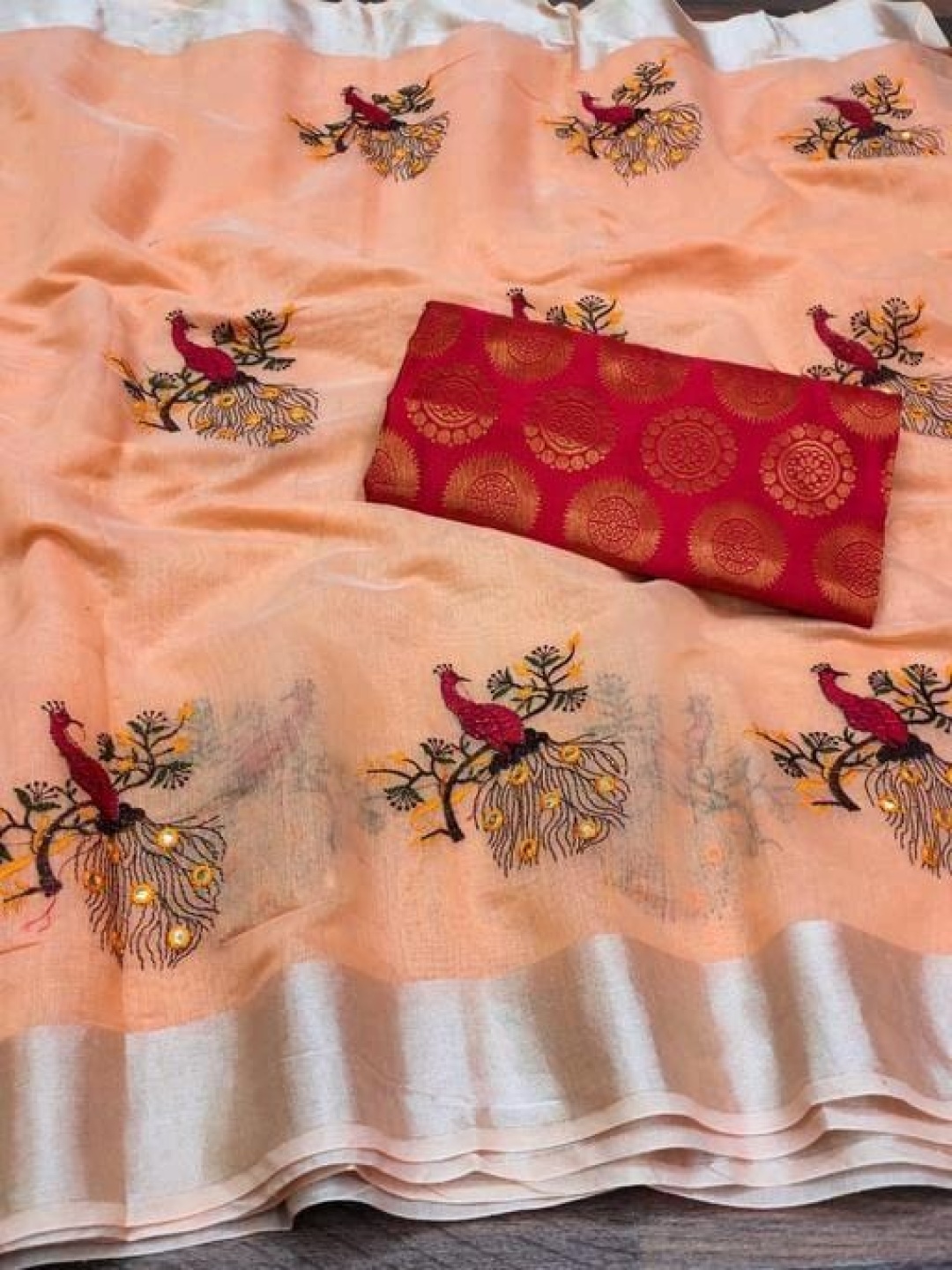 

QENY Women Woven Design Chanderi Saree, Peach