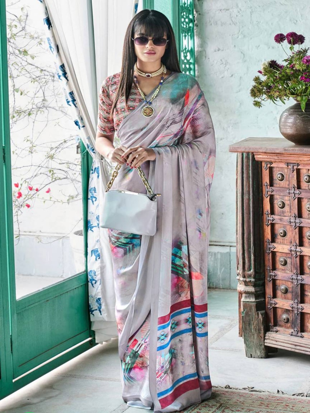 

Anaita Floral Printed Saree With Blouse Piece, Grey