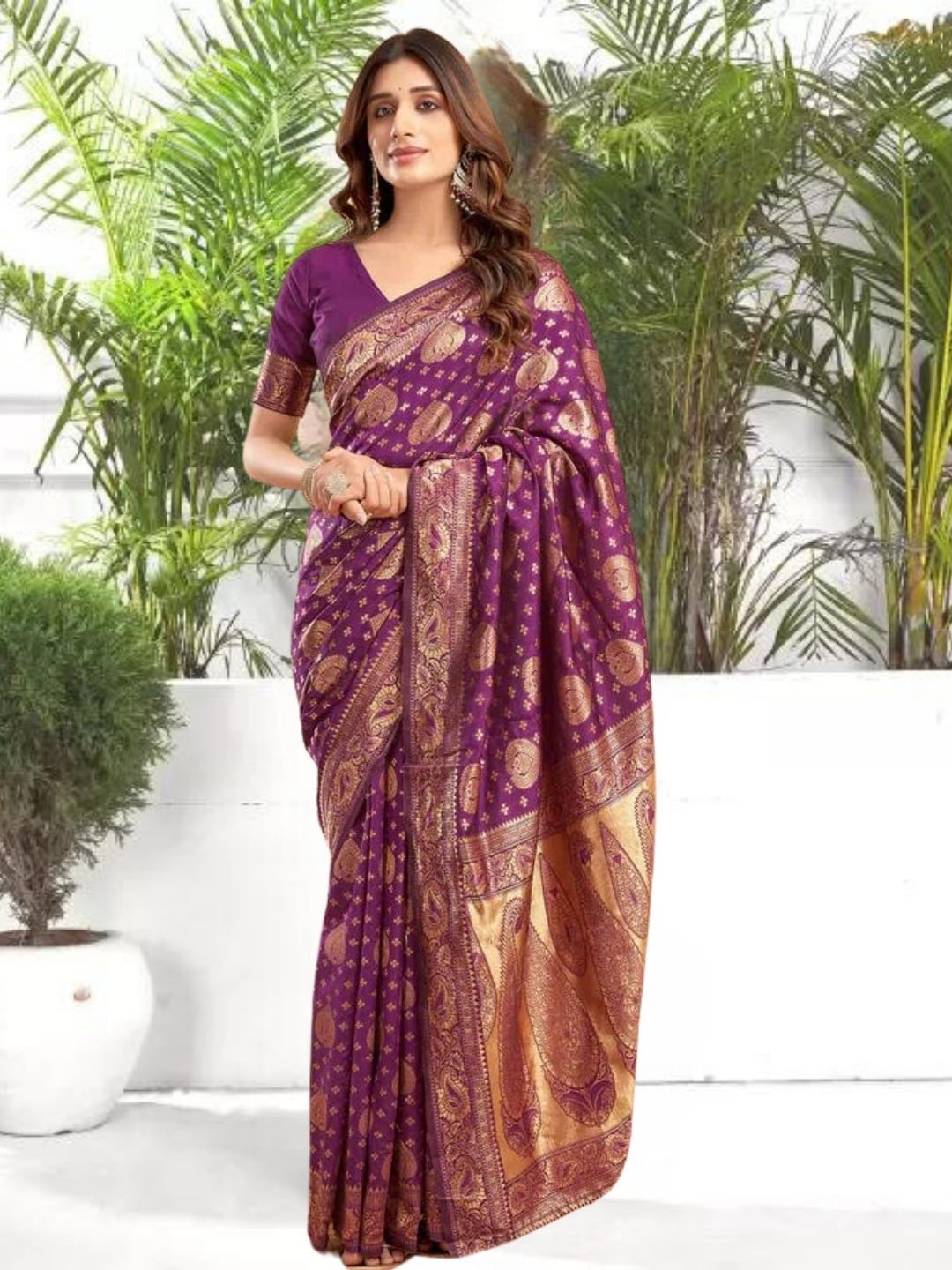 

MAGMINA Woven Design Banarasi Saree, Purple