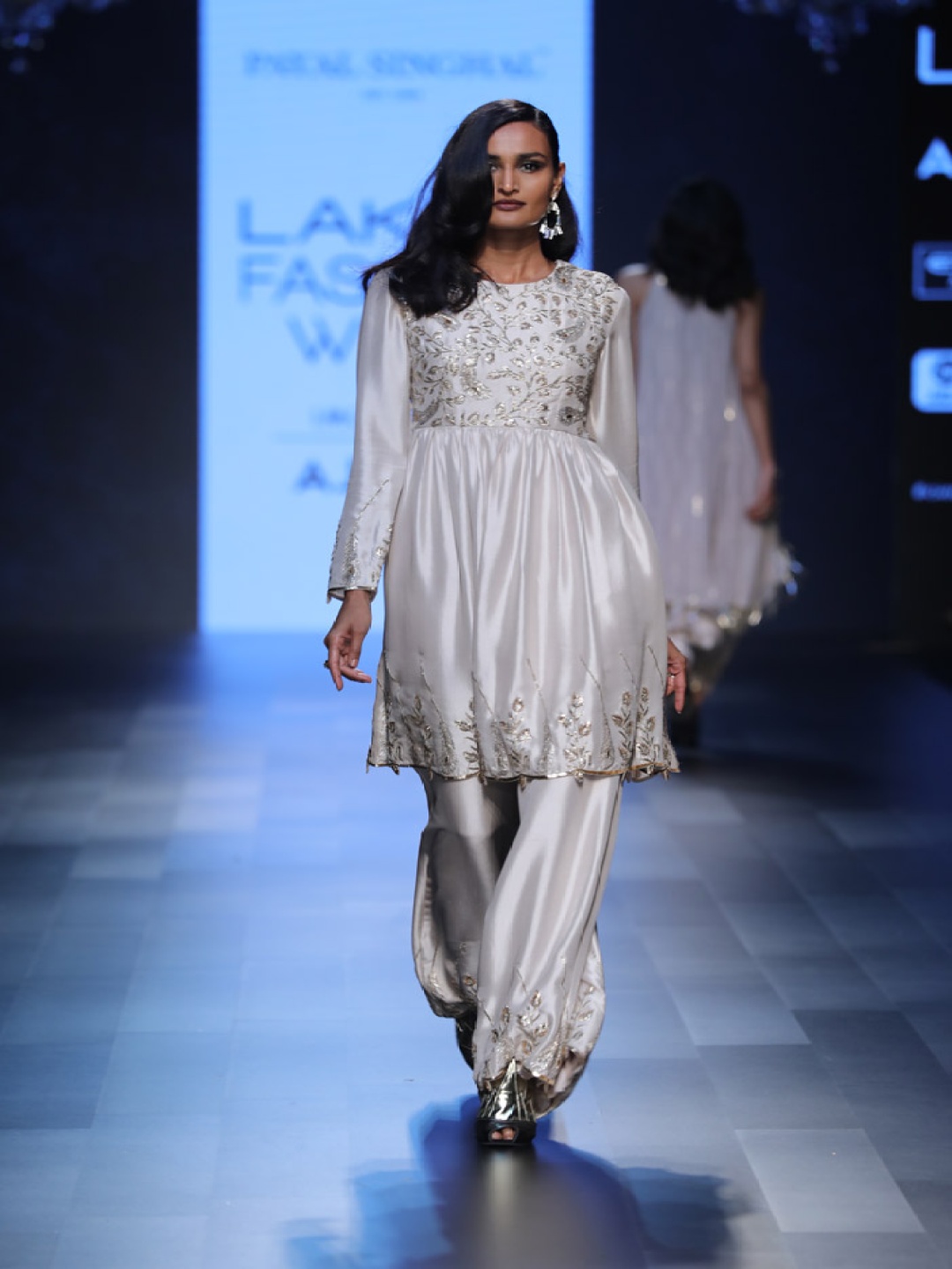 

Payal Singhal Embroidered Beads & Stones Regular Anarkali Kurta with Palazzos, Cream