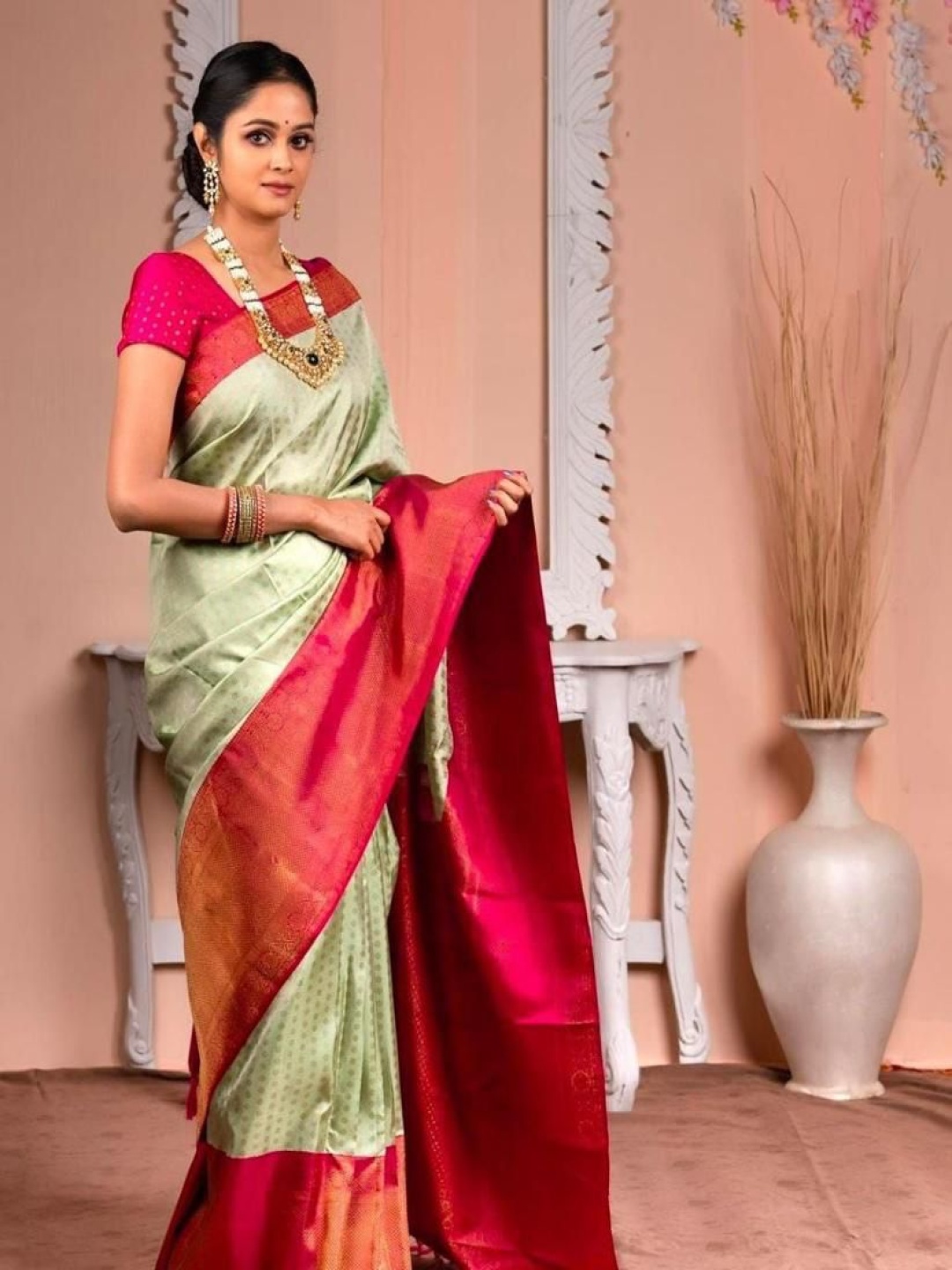 

ZIBLON Woven Design Zari Pure Silk Kanjeevaram Saree, Green