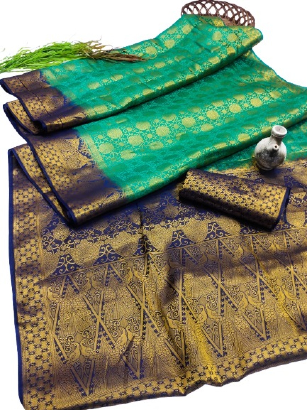

QENY Woven Design Zari Pure Silk Banarasi Saree, Green