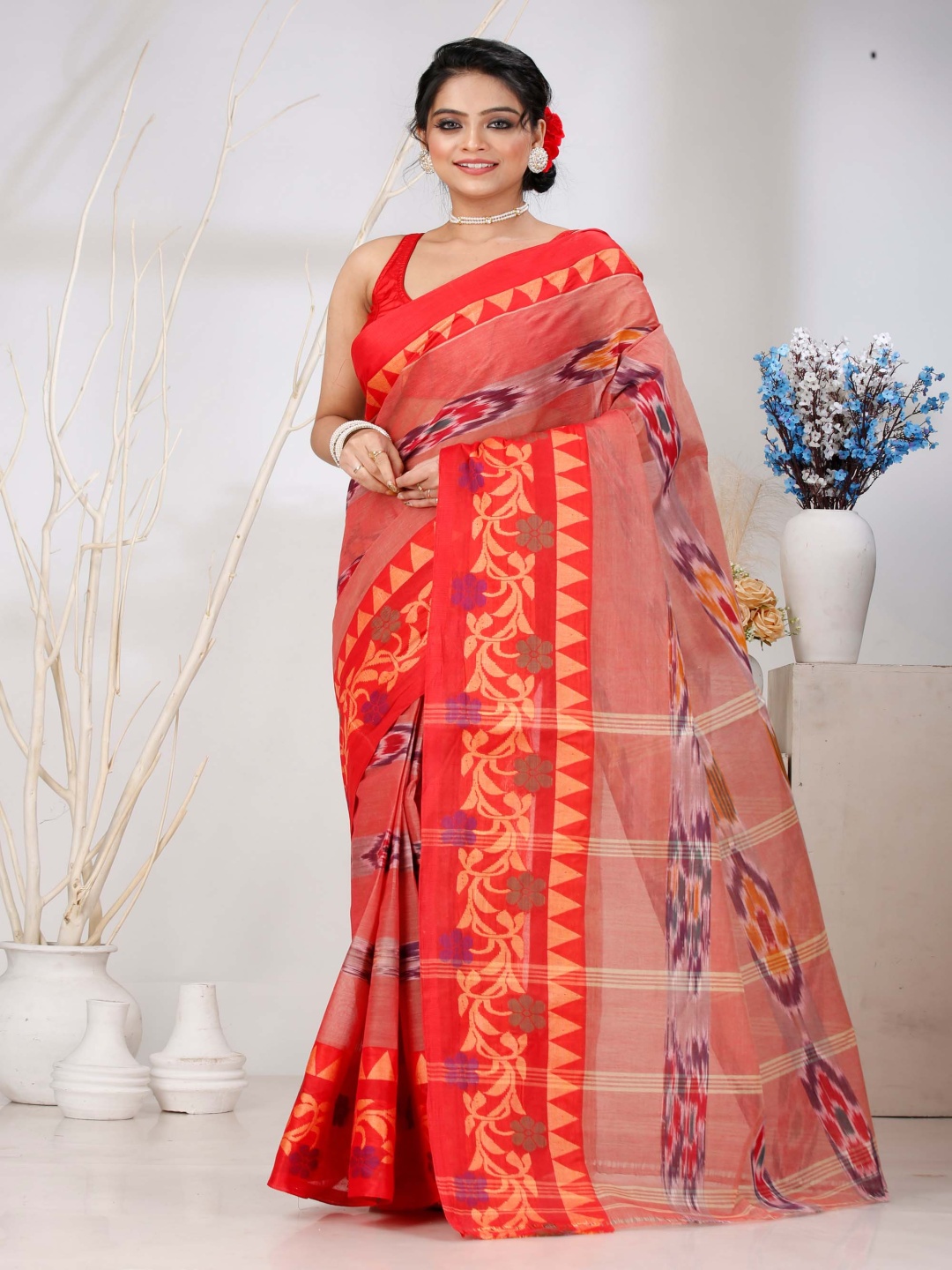 

DipDiya Floral Pure Cotton Handloom Taant Saree, Orange