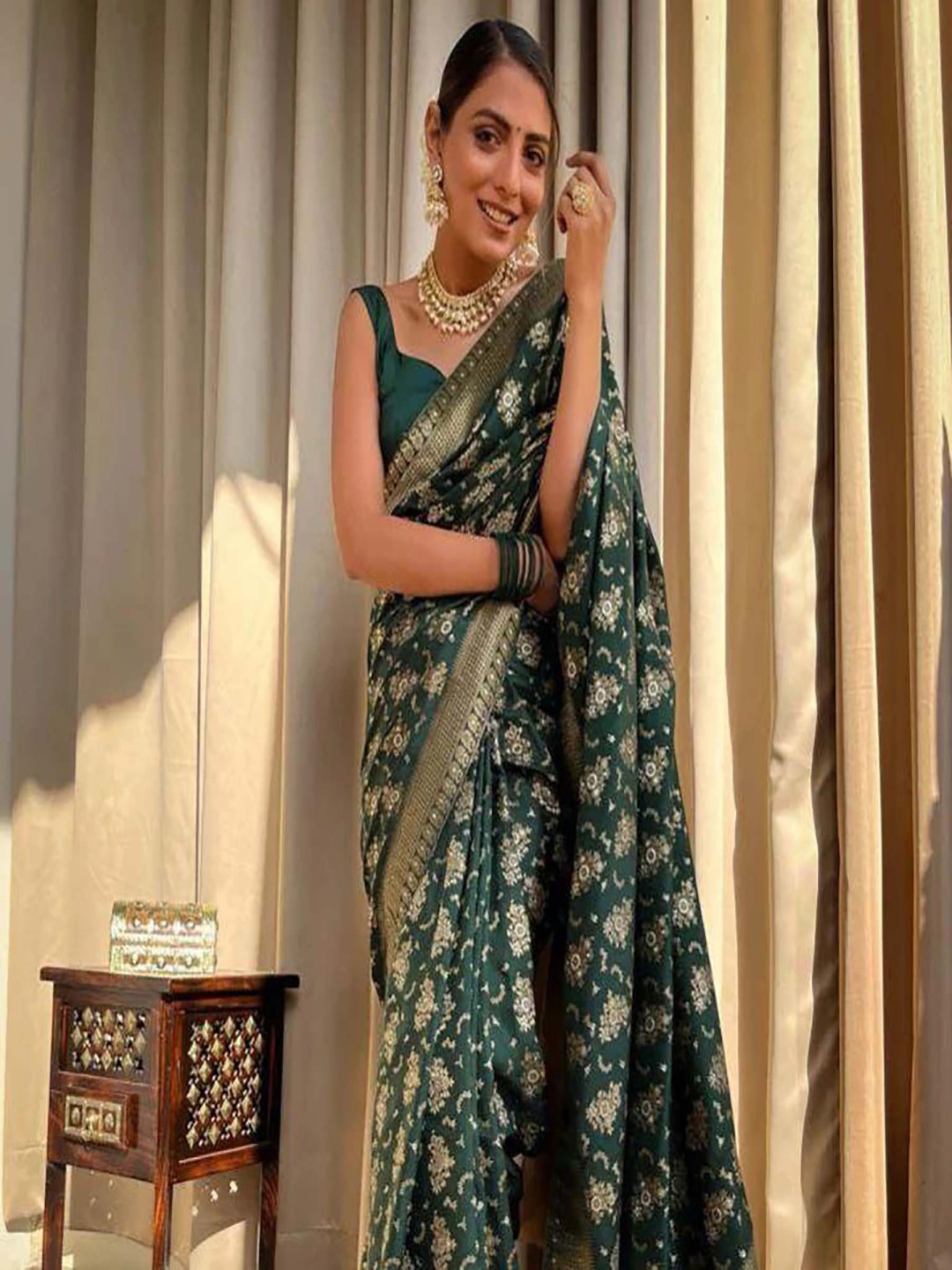 

KALINI Woven Design Zari Silk Blend Banarasi Saree, Green