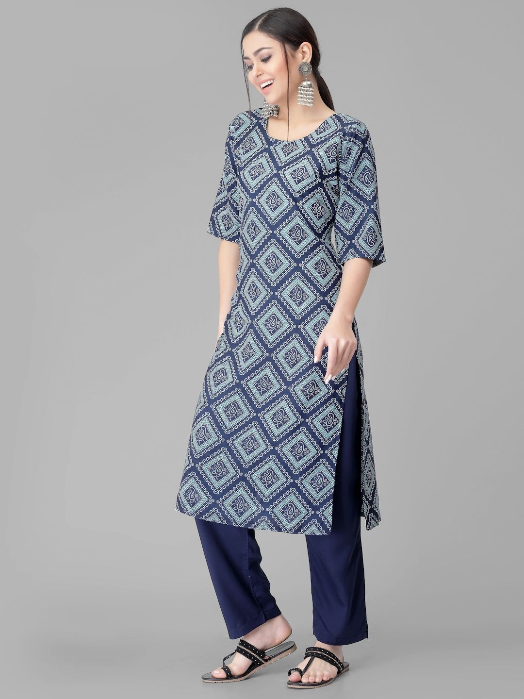 

7Threads Ethnic Motifs Printed Round Neck Straight Kurta With Trousers, Blue