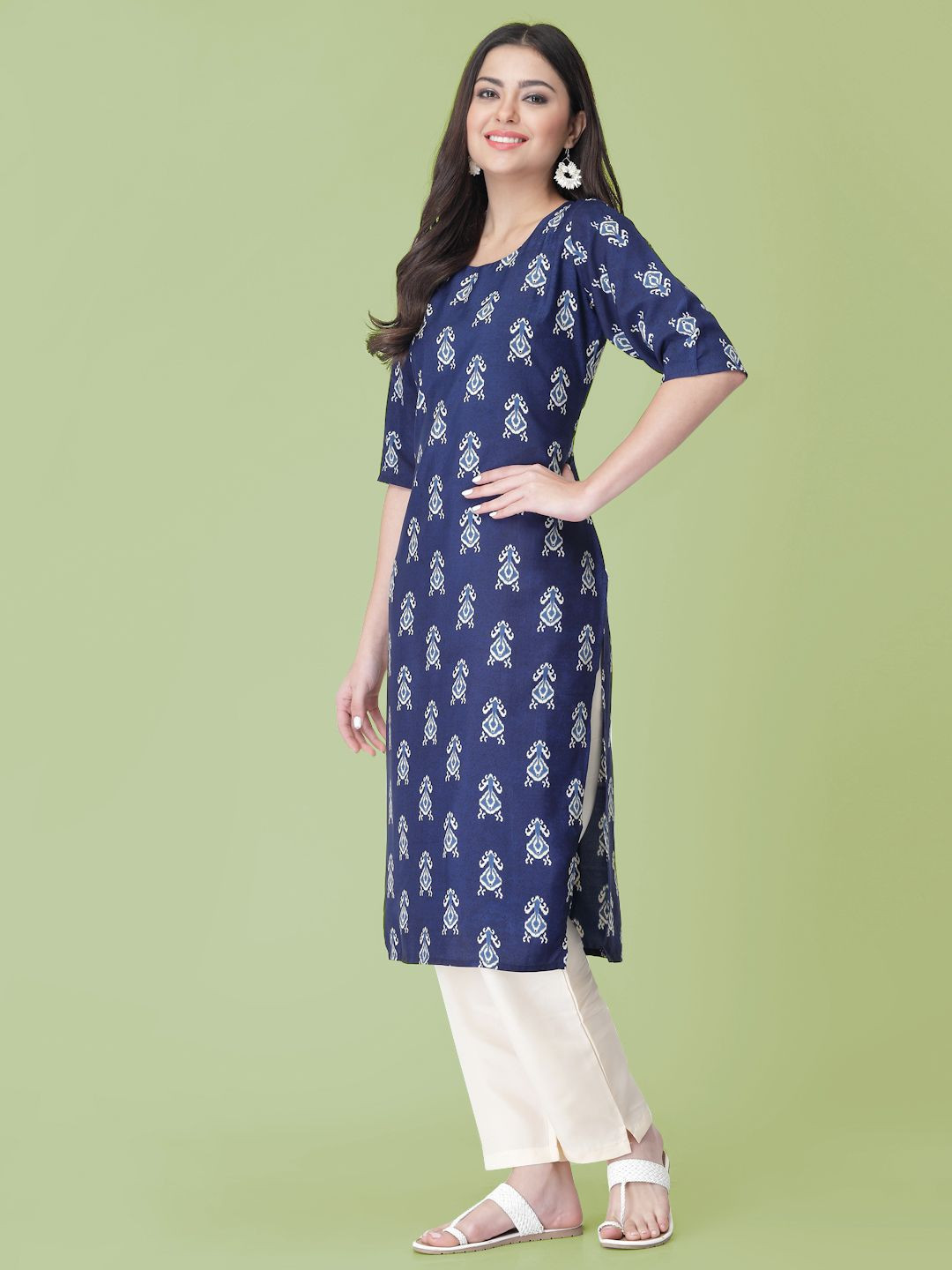 

7Threads Ethnic Motifs Printed Round Neck Straight Kurta With Trousers, Navy blue
