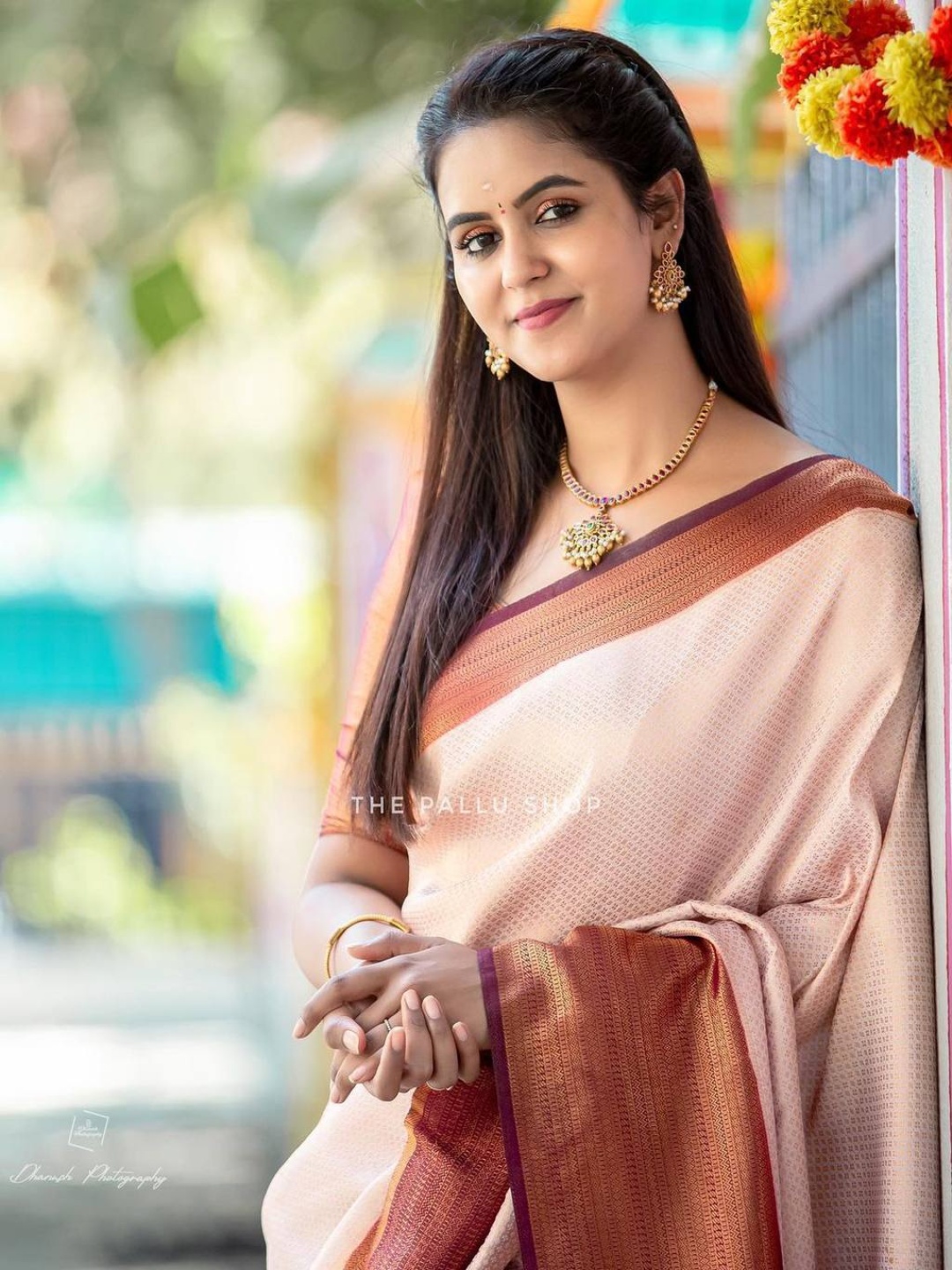 

KALINI Woven Design Zari Pure Silk Kanjeevaram Saree, Cream