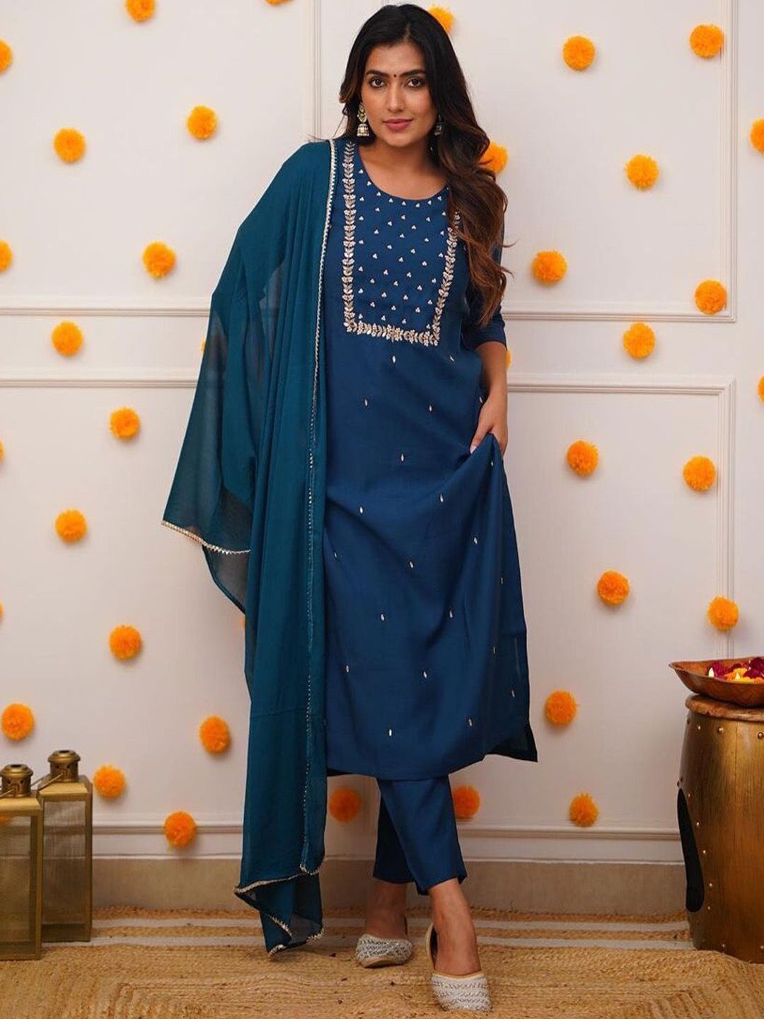 

REALLTREND Floral Embroidered Sequinned Round Neck Straight Kurta With Trouser And Dupatta, Navy blue