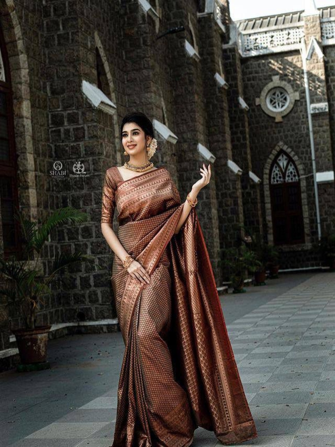 

Kriyansh Ethnic Motifs Woven Design Zari Kanjeevaram Saree, Brown