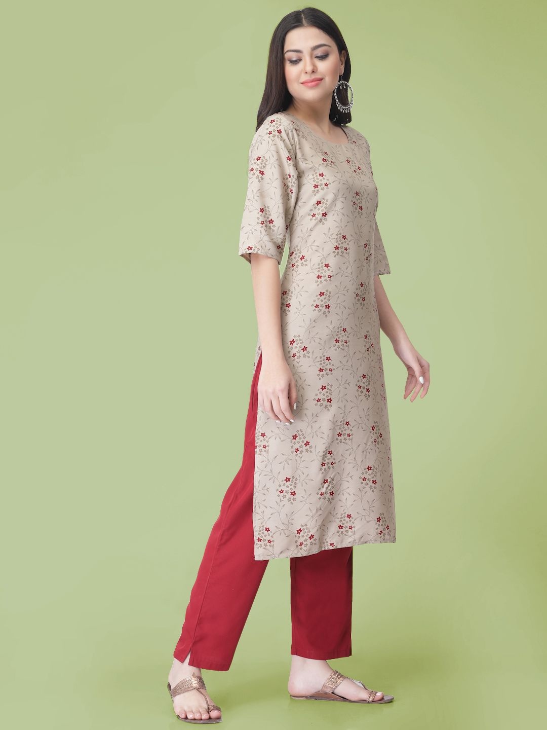 

7Threads Floral Printed Round Neck Straight Kurta With Trousers, Beige
