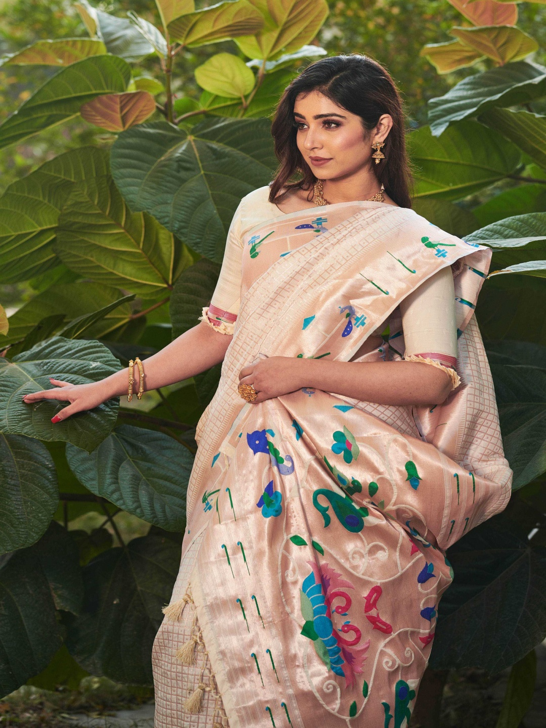 

Kandora Woven Design Zari Pure Silk Banarasi Saree, White