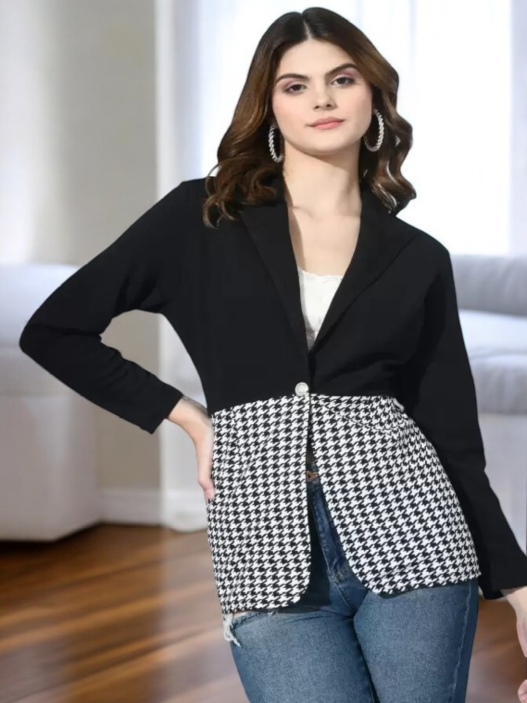 

BAESD Geometric Printed Button Shrug, Black