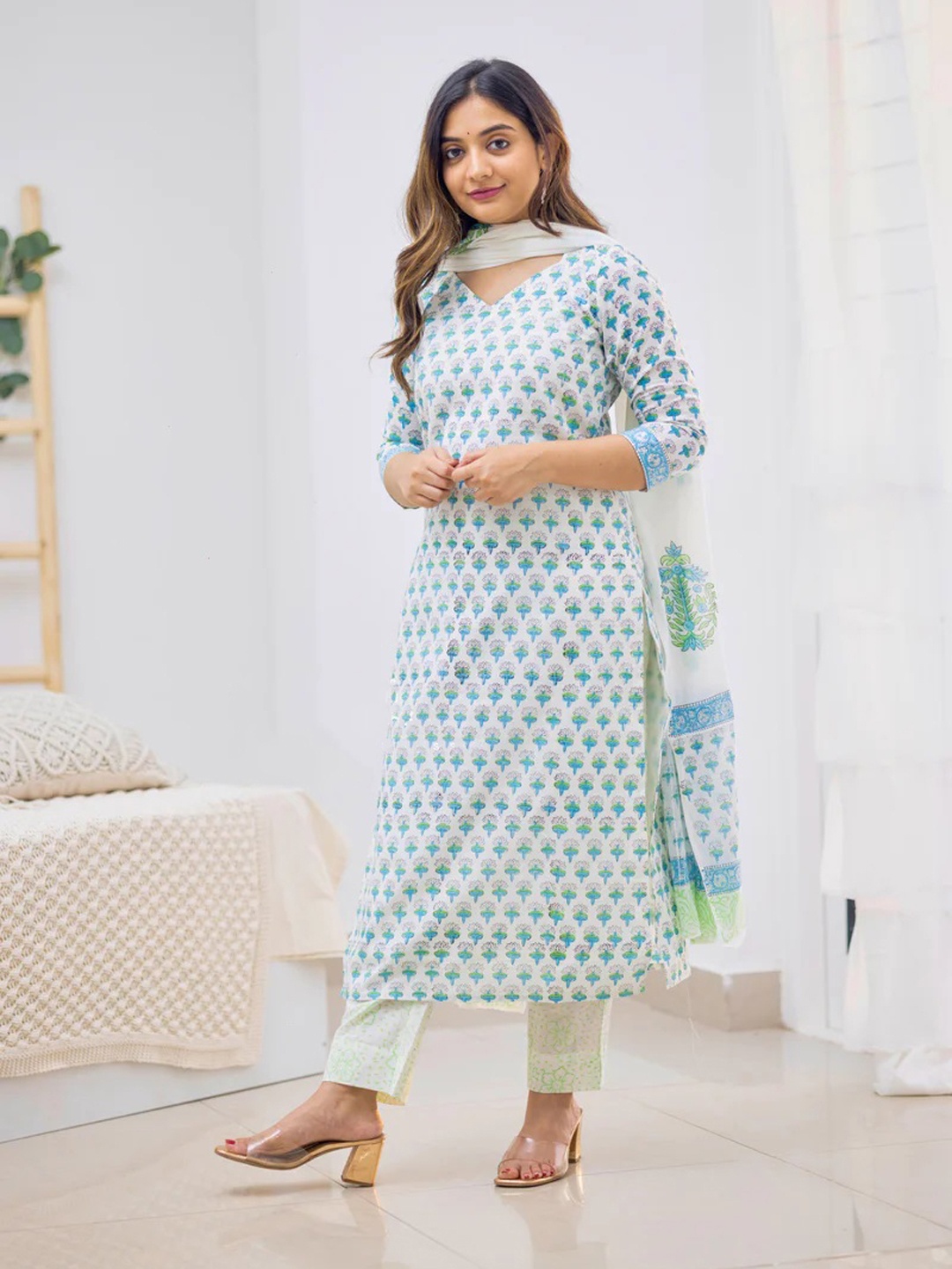 

Royal Export Women Floral Printed Regular Kurta with Trousers & With Dupatta, White